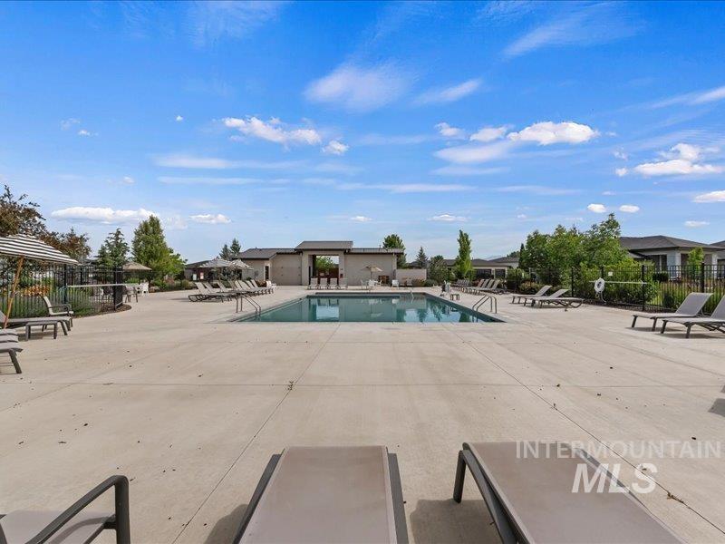2080 S Hills, Meridian, Idaho 83642, 4 Bedrooms, 2.5 Bathrooms, Residential For Sale, Price $499,999, 98989175