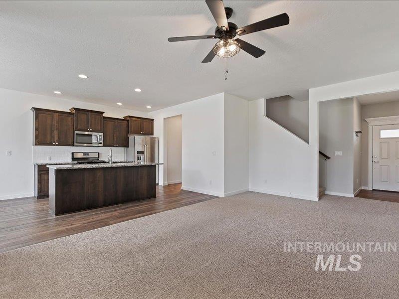 2080 S Hills, Meridian, Idaho 83642, 4 Bedrooms, 2.5 Bathrooms, Residential For Sale, Price $499,999, 98989175
