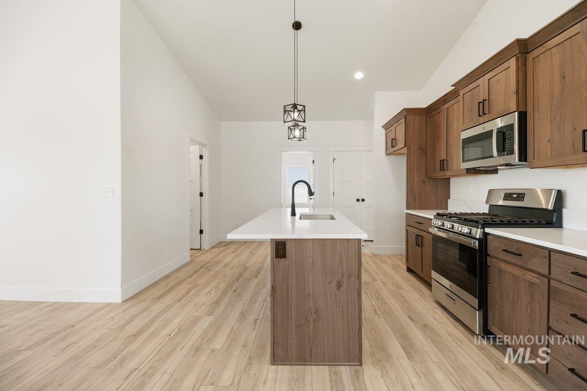 2010 Trae Street, Jerome, Idaho 83338, 3 Bedrooms, 2 Bathrooms, Residential For Sale, Price $389,000,MLS 98989177