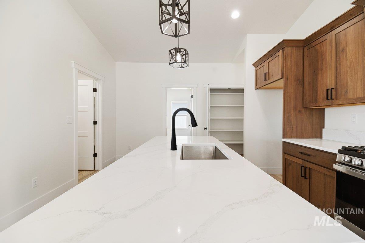 2010 Trae Street, Jerome, Idaho 83338, 3 Bedrooms, 2 Bathrooms, Residential For Sale, Price $384,000,MLS 98989177