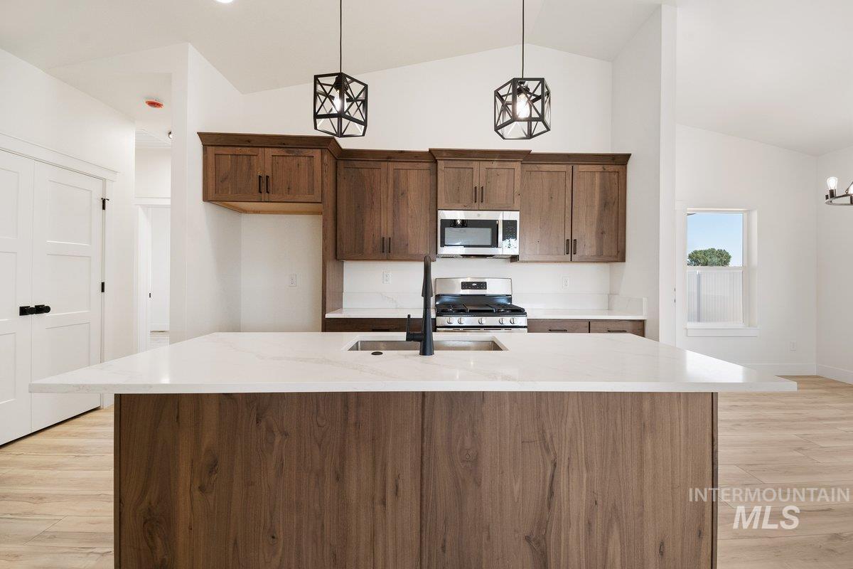 2010 Trae Street, Jerome, Idaho 83338, 3 Bedrooms, 2 Bathrooms, Residential For Sale, Price $389,000,MLS 98989177