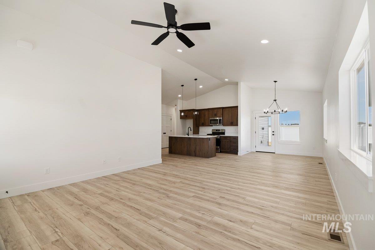 2010 Trae Street, Jerome, Idaho 83338, 3 Bedrooms, 2 Bathrooms, Residential For Sale, Price $384,000,MLS 98989177