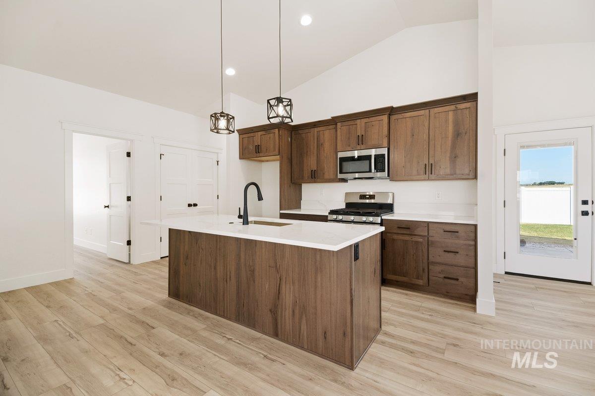 2010 Trae Street, Jerome, Idaho 83338, 3 Bedrooms, 2 Bathrooms, Residential For Sale, Price $389,000,MLS 98989177