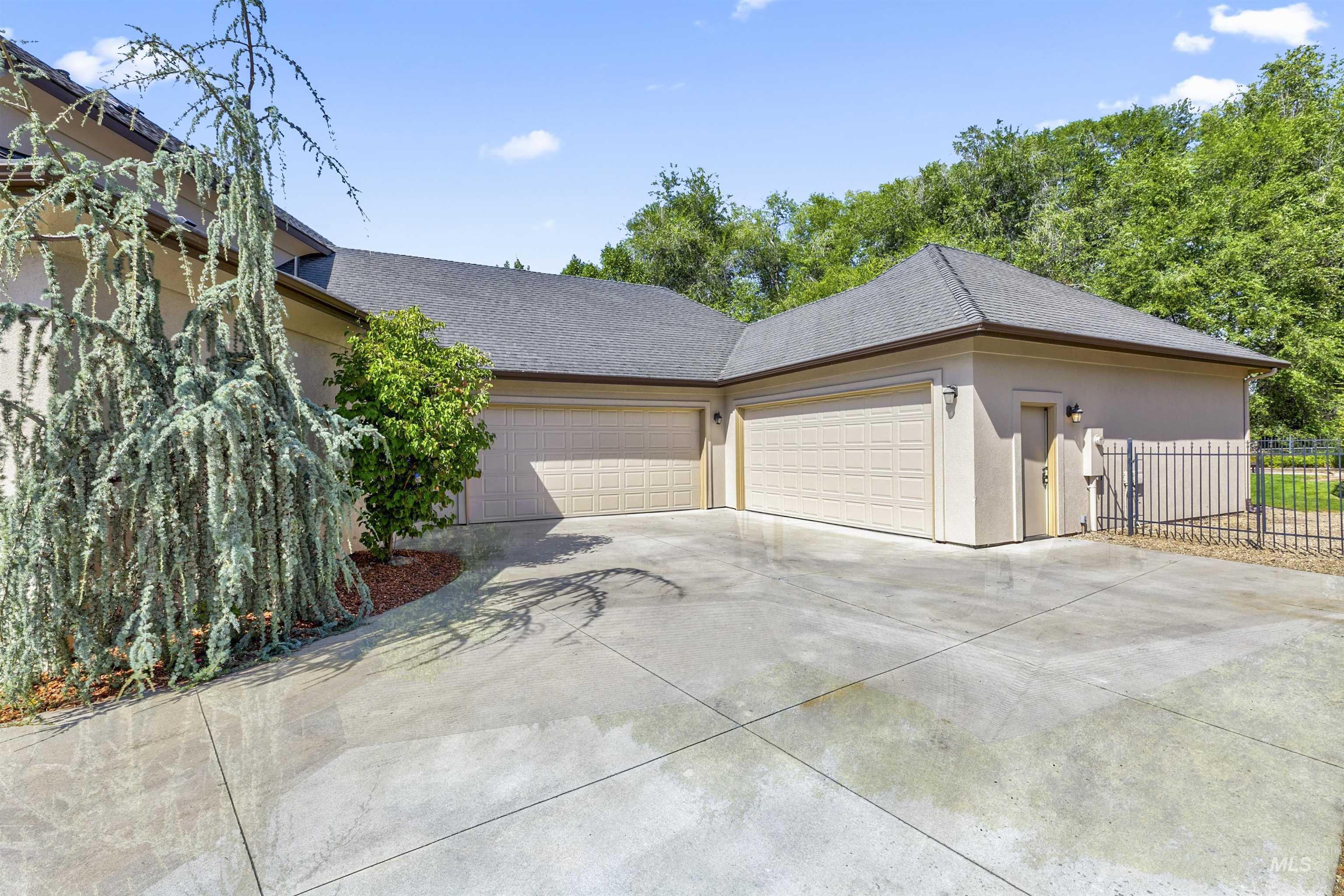 1450 E Covey Run Ct, Eagle, Idaho 83616, 5 Bedrooms, 6 Bathrooms, Residential For Sale, Price $1,985,000,MLS 98989178