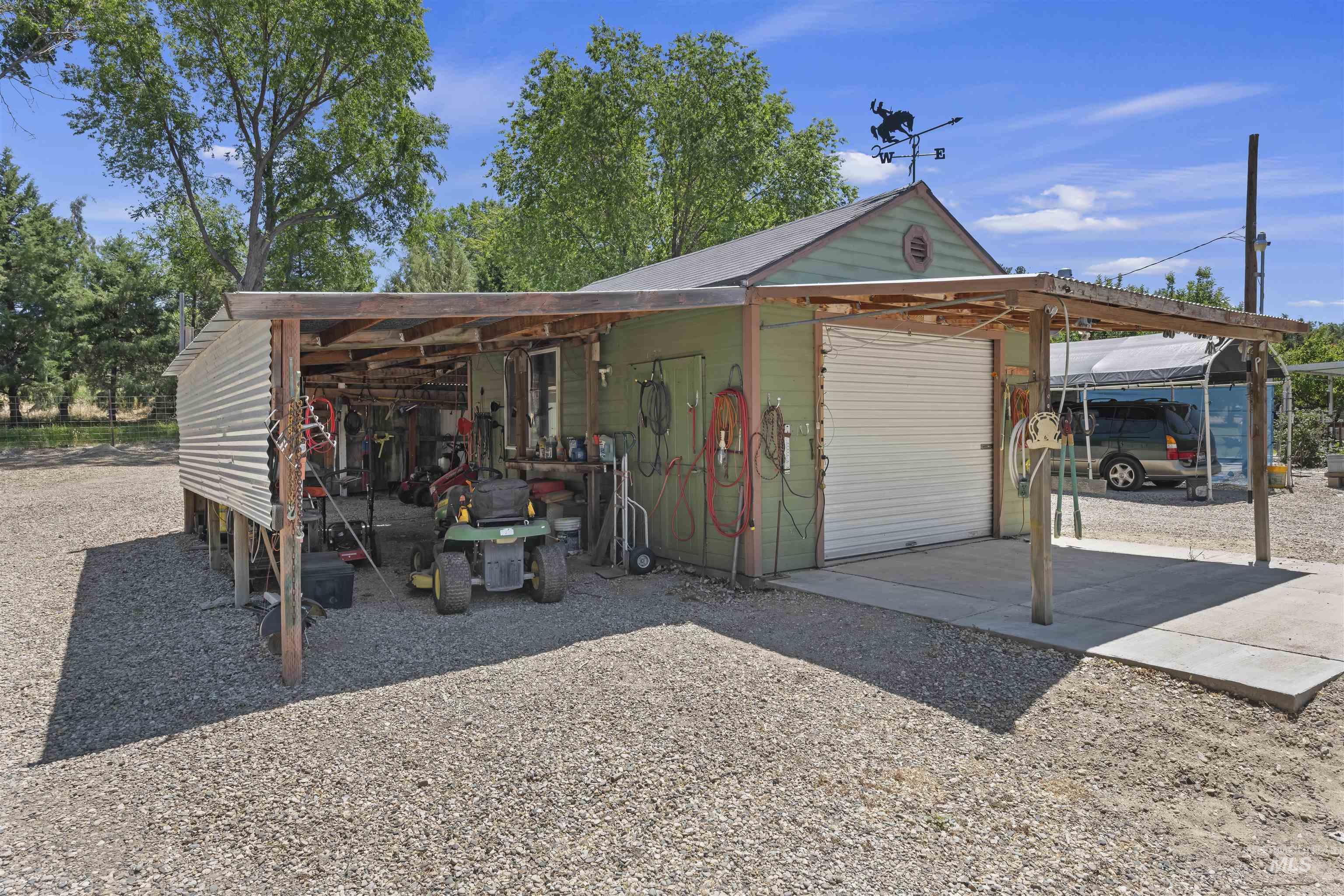 8950 W Edgeview Ln, Eagle, Idaho 83616-1424, 4 Bedrooms, 2 Bathrooms, Residential For Sale, Price $799,900,MLS 98989179