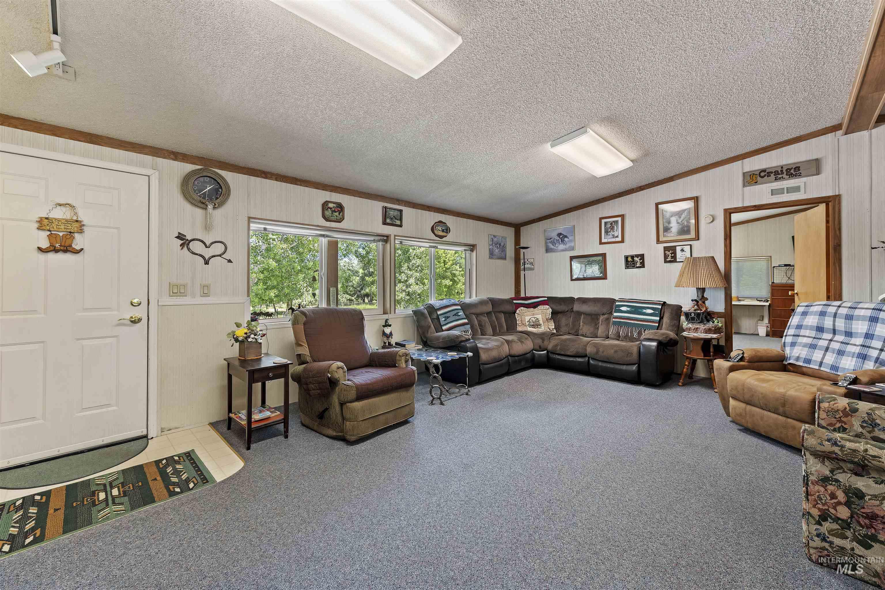 8950 W Edgeview Ln, Eagle, Idaho 83616-1424, 4 Bedrooms, 2 Bathrooms, Residential For Sale, Price $799,900,MLS 98989179