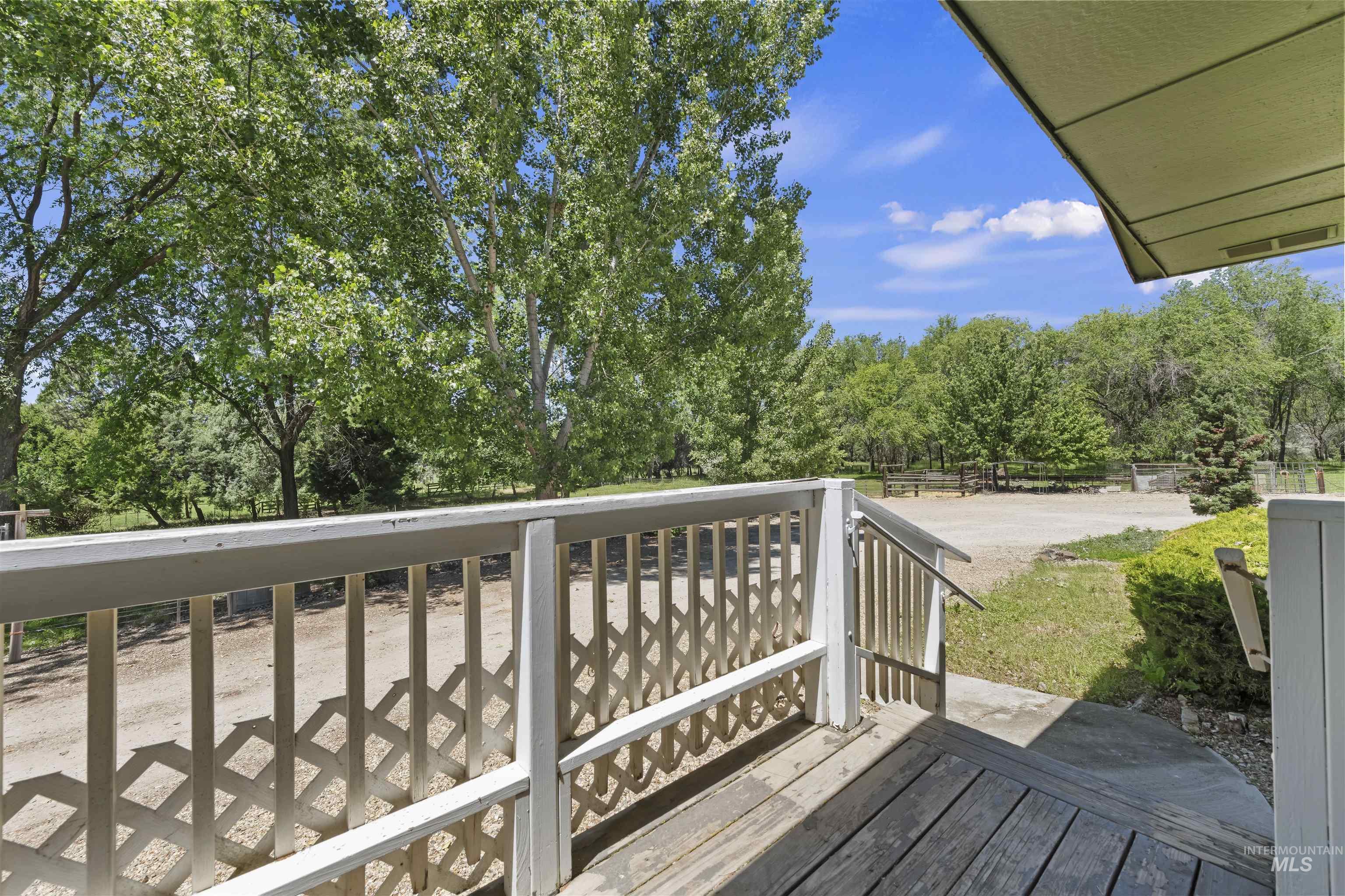 8950 W Edgeview Ln, Eagle, Idaho 83616-1424, 4 Bedrooms, 2 Bathrooms, Residential For Sale, Price $799,900,MLS 98989179