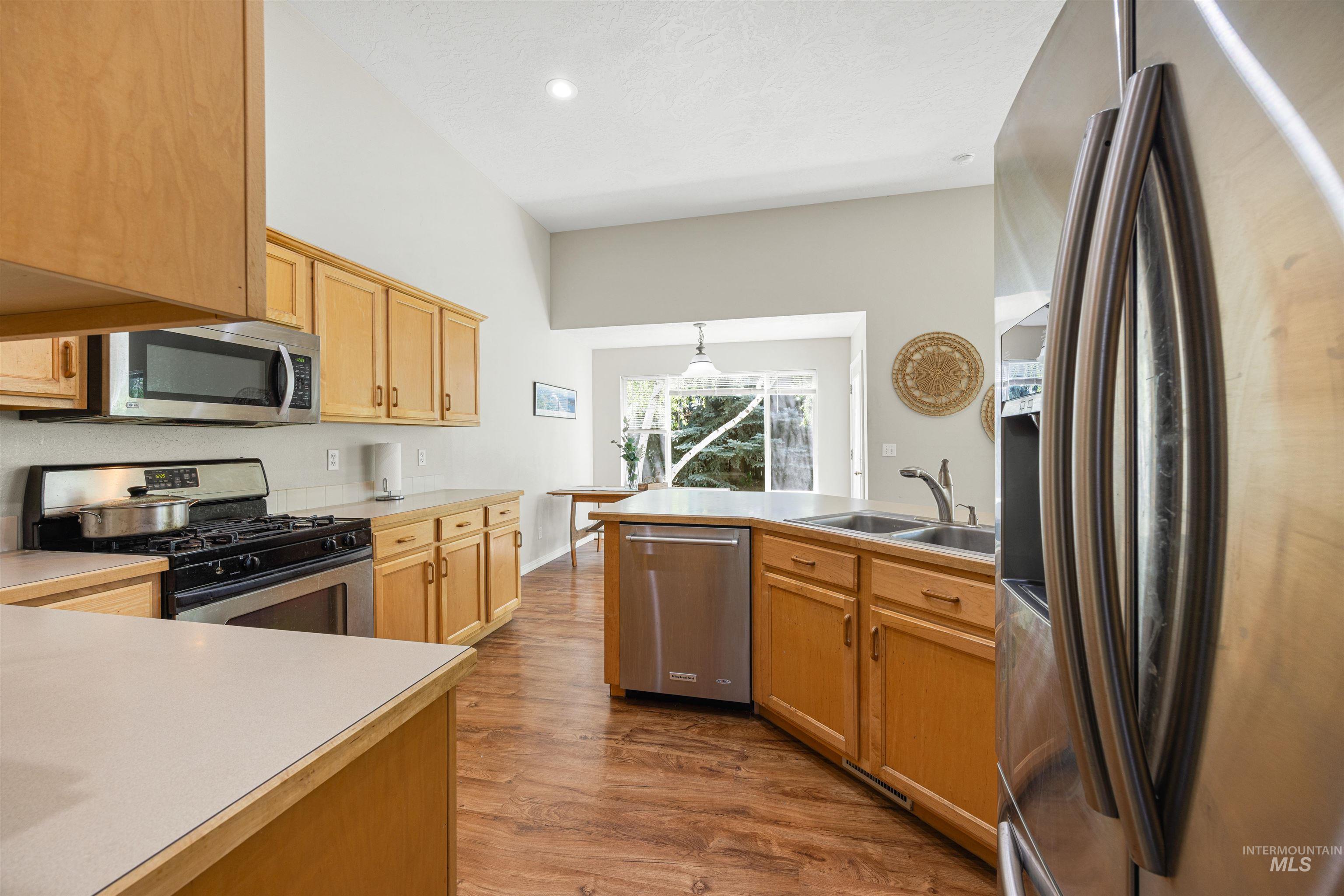 9363 W Surf St, Boise, Idaho 83709, 3 Bedrooms, 2 Bathrooms, Residential For Sale, Price $459,900,MLS 98989180