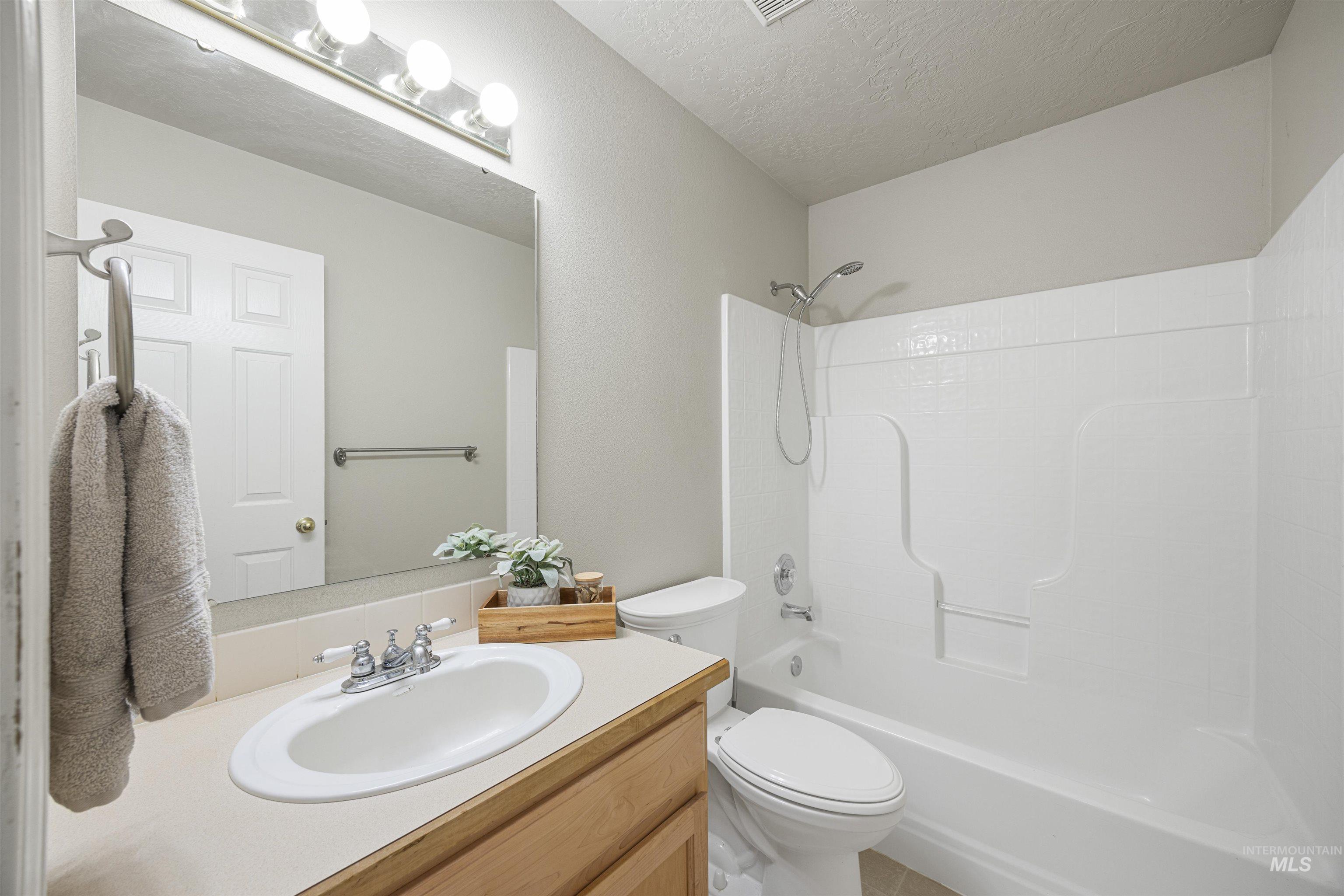 9363 W Surf St, Boise, Idaho 83709, 3 Bedrooms, 2 Bathrooms, Residential For Sale, Price $459,900,MLS 98989180