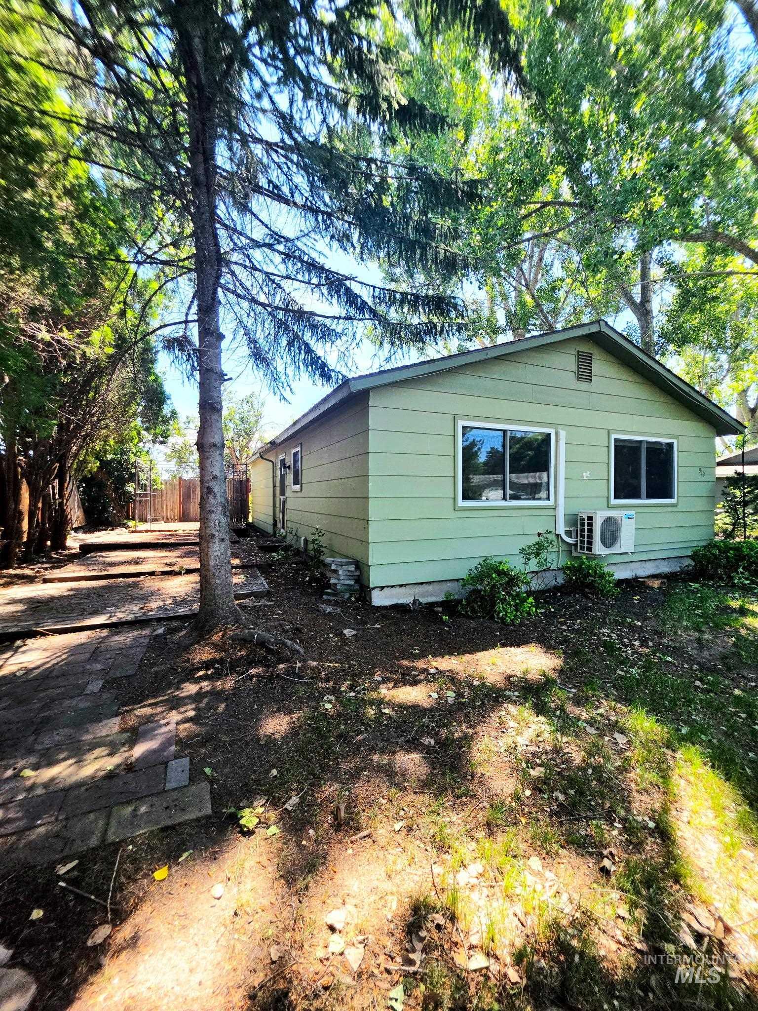 910 Harmon Way, Middleton, Idaho 83644, 3 Bedrooms, 1 Bathroom, Residential For Sale, Price $342,500, 98989181