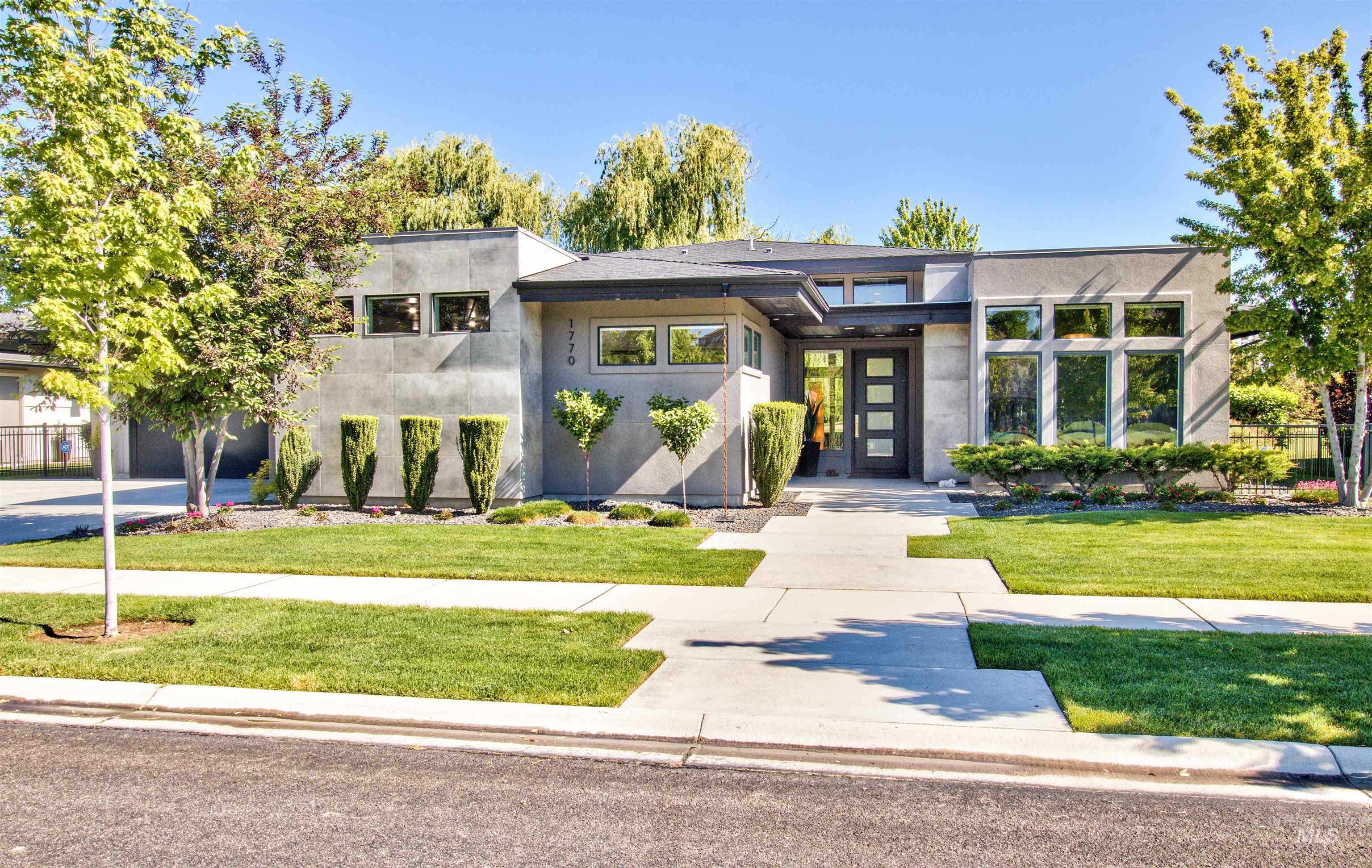 1770 W Hampton Bay Dr, Eagle, Idaho 83616, 3 Bedrooms, 2.5 Bathrooms, Residential For Sale, Price $1,385,000,MLS 98989182