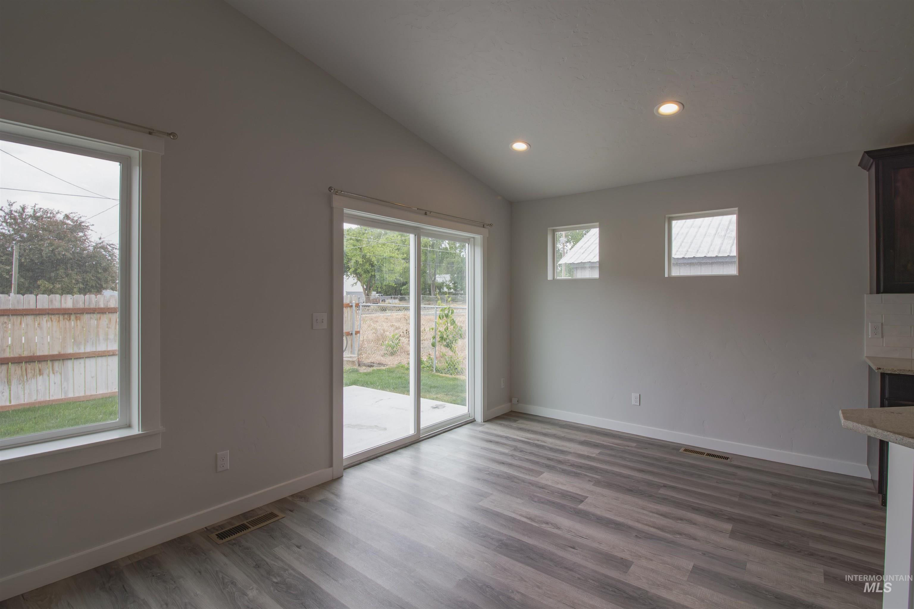 220 S Park Ave, New Plymouth, Idaho 83655, 3 Bedrooms, 2 Bathrooms, Residential For Sale, Price $385,000,MLS 98989186