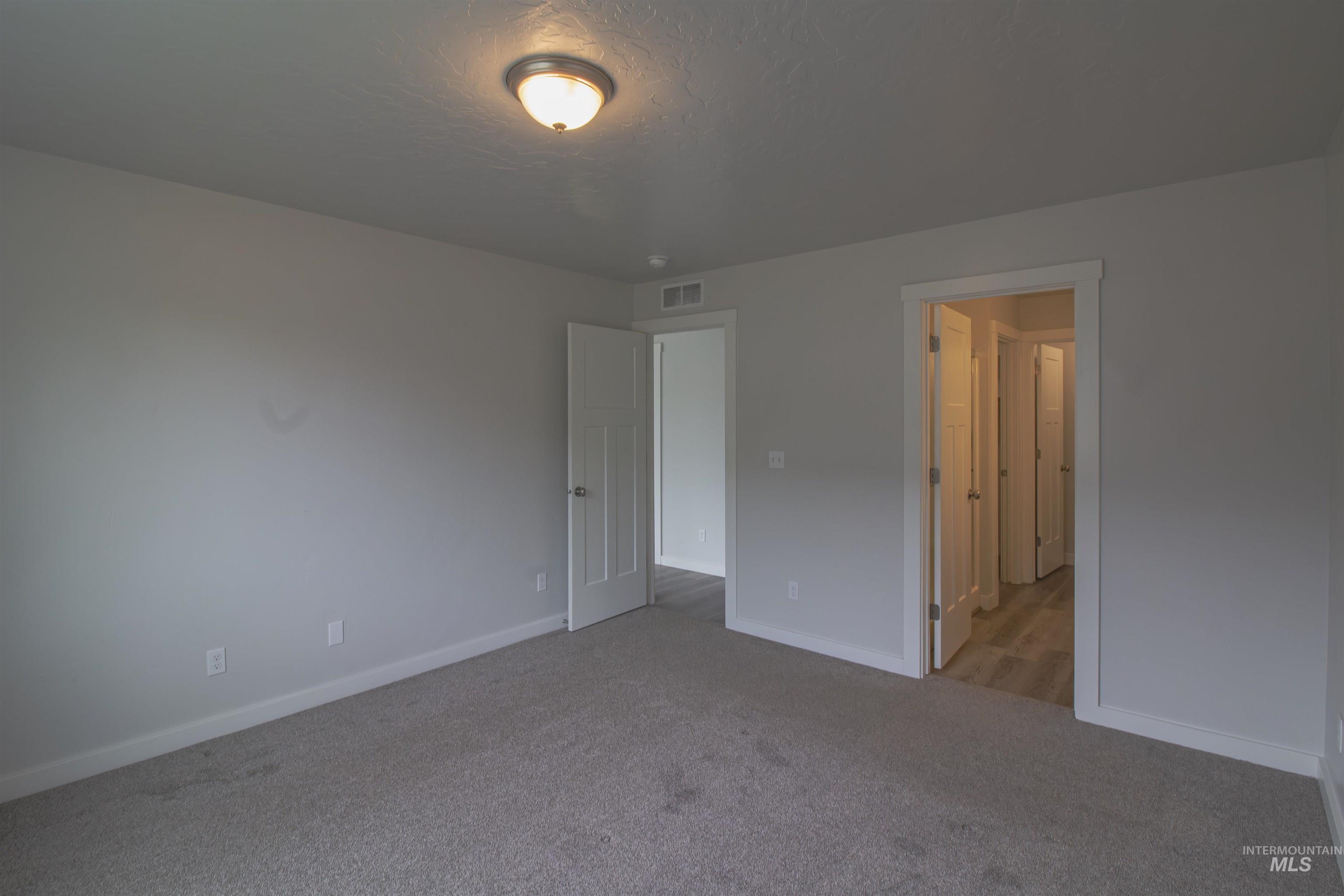 220 S Park Ave, New Plymouth, Idaho 83655, 3 Bedrooms, 2 Bathrooms, Residential For Sale, Price $385,000,MLS 98989186