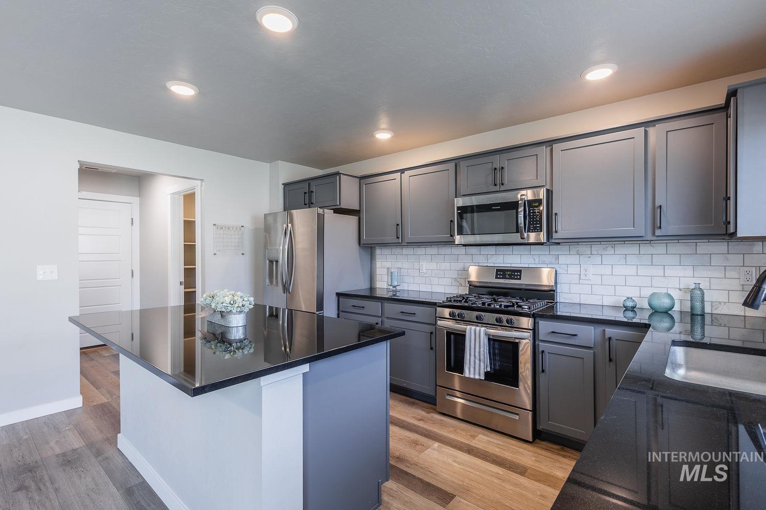 5048 W Lesina St, Meridian, Idaho 83646, 4 Bedrooms, 2.5 Bathrooms, Residential For Sale, Price $549,000,MLS 98989191