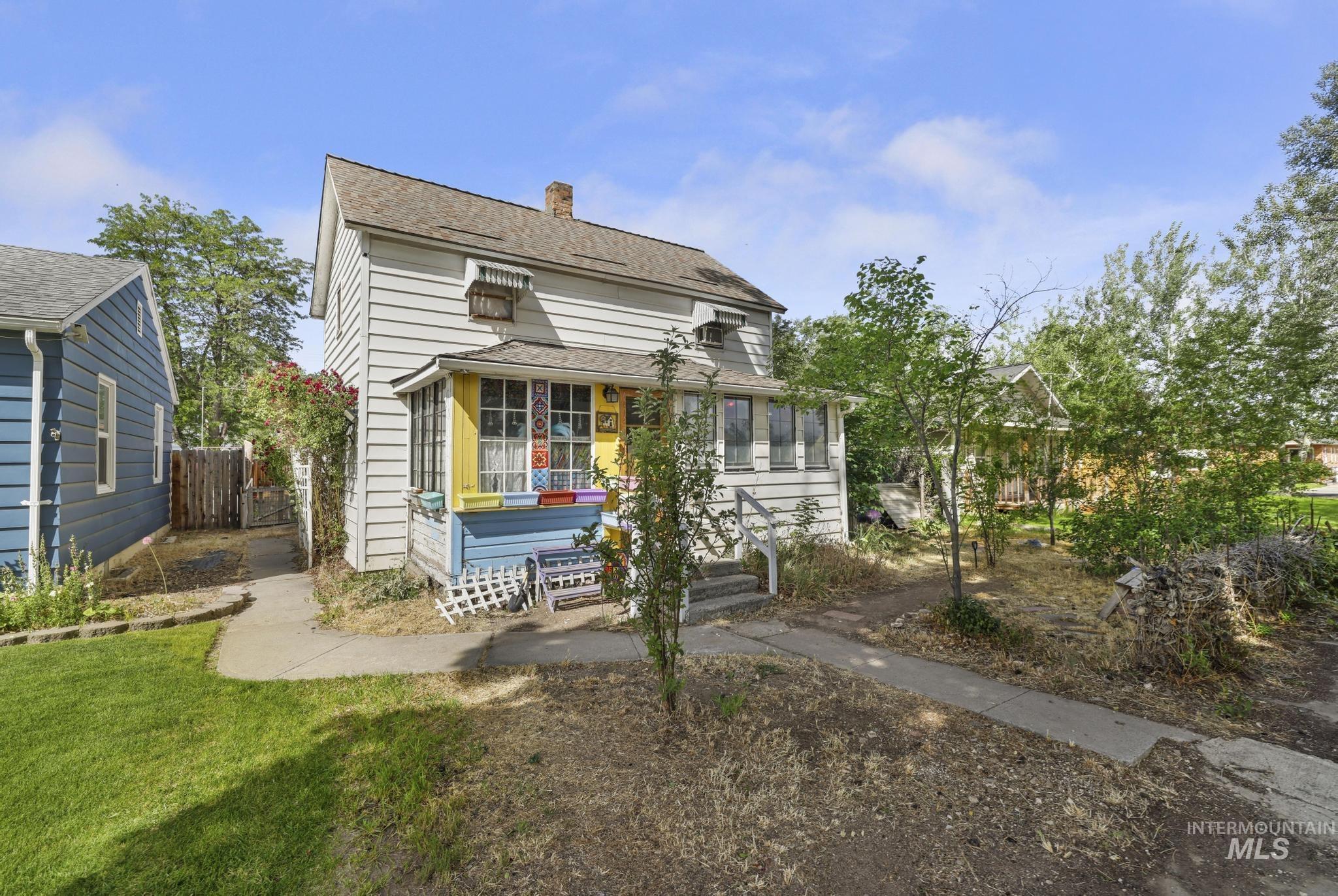 525 12th Ave N, Buhl, Idaho 83301, 3 Bedrooms, 1 Bathroom, Residential For Sale, Price $185,000,MLS 98989200