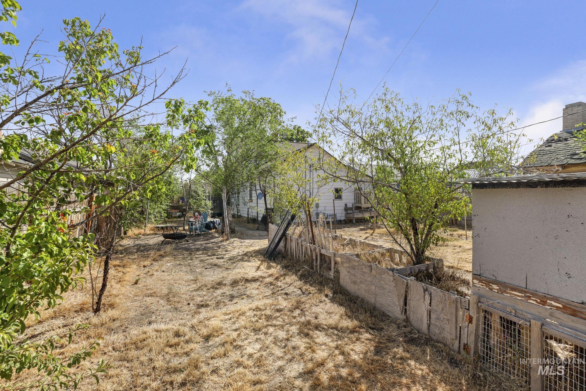 525 12th Ave N, Buhl, Idaho 83301, 3 Bedrooms, 1 Bathroom, Residential For Sale, Price $185,000,MLS 98989200