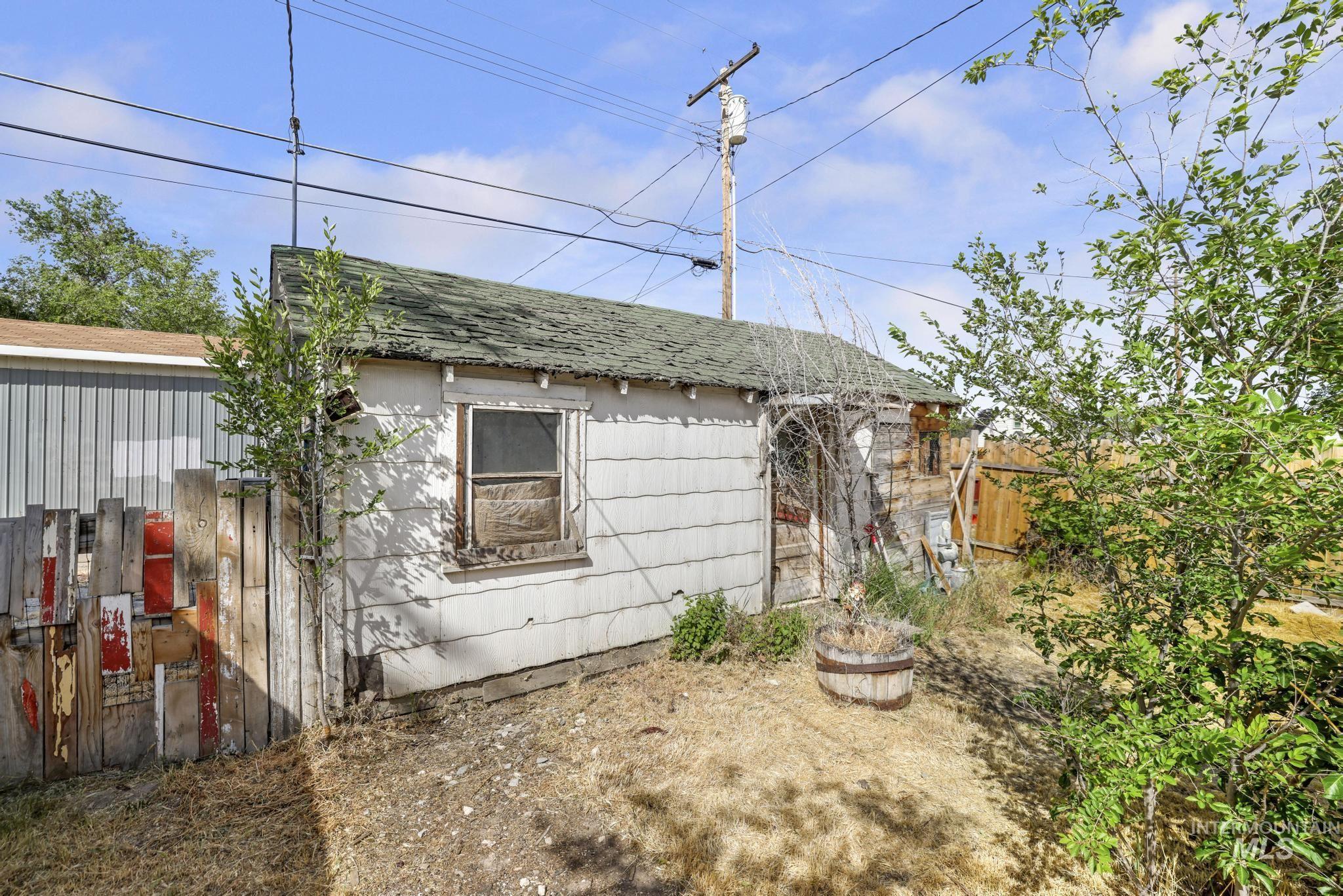 525 12th Ave N, Buhl, Idaho 83301, 3 Bedrooms, 1 Bathroom, Residential For Sale, Price $185,000,MLS 98989200