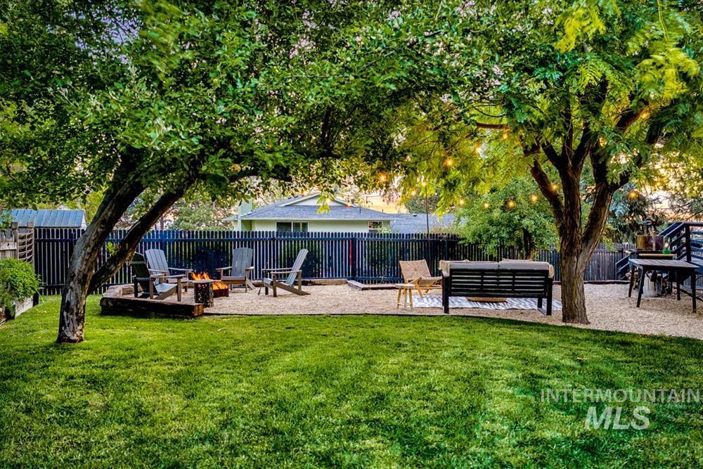 2105 S Ridgeview Way, Boise, Idaho 83712, 4 Bedrooms, 3 Bathrooms, Residential For Sale, Price $980,000,MLS 98989205