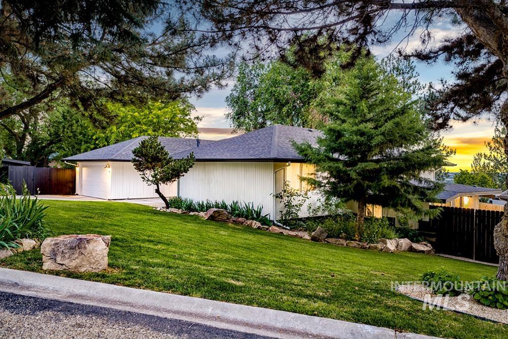 2105 S Ridgeview Way, Boise, Idaho 83712, 4 Bedrooms, 3 Bathrooms, Residential For Sale, Price $980,000,MLS 98989205
