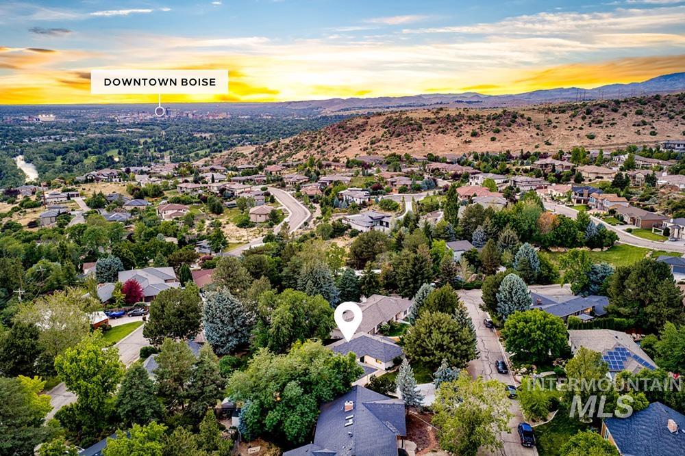 2105 S Ridgeview Way, Boise, Idaho 83712, 4 Bedrooms, 3 Bathrooms, Residential For Sale, Price $980,000,MLS 98989205