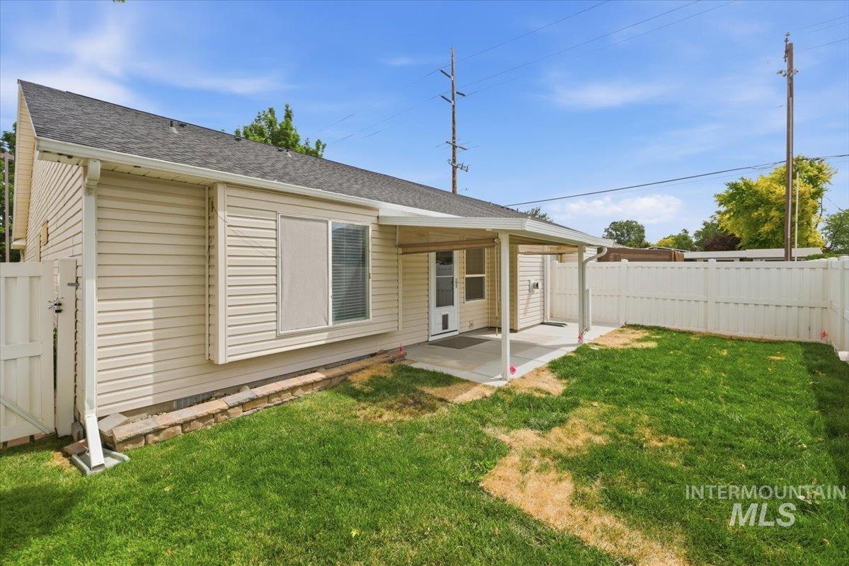 505 N Grove Way, Nampa, Idaho 83651, 3 Bedrooms, 2 Bathrooms, Residential For Sale, Price $330,000,MLS 98989206