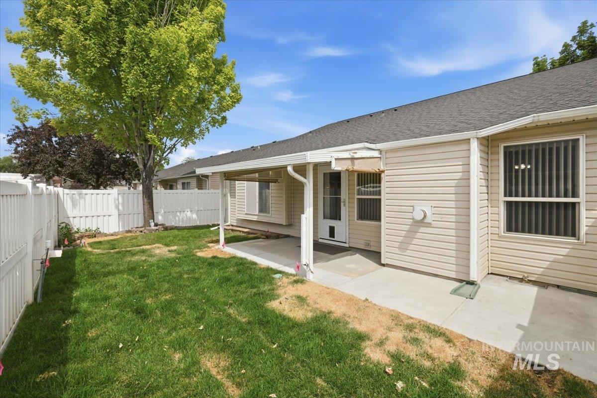 505 N Grove Way, Nampa, Idaho 83651, 3 Bedrooms, 2 Bathrooms, Residential For Sale, Price $330,000,MLS 98989206