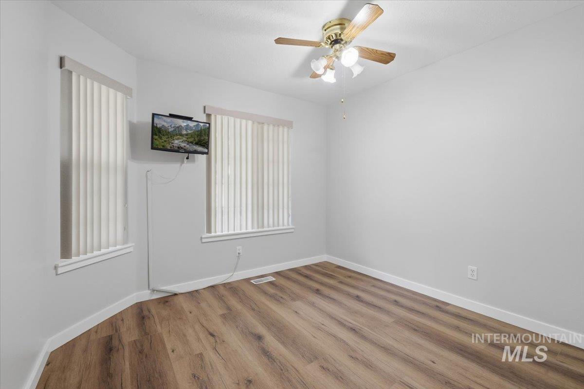 505 N Grove Way, Nampa, Idaho 83651, 3 Bedrooms, 2 Bathrooms, Residential For Sale, Price $330,000,MLS 98989206