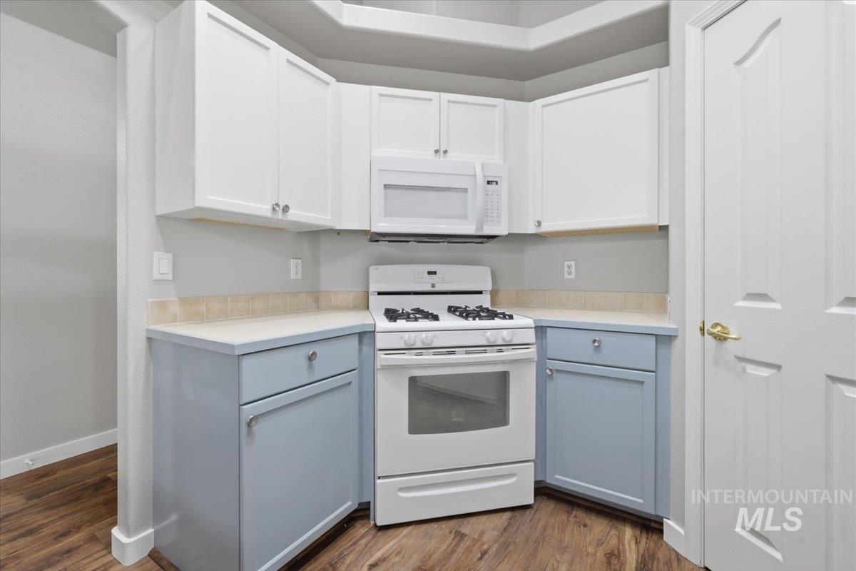 505 N Grove Way, Nampa, Idaho 83651, 3 Bedrooms, 2 Bathrooms, Residential For Sale, Price $330,000,MLS 98989206
