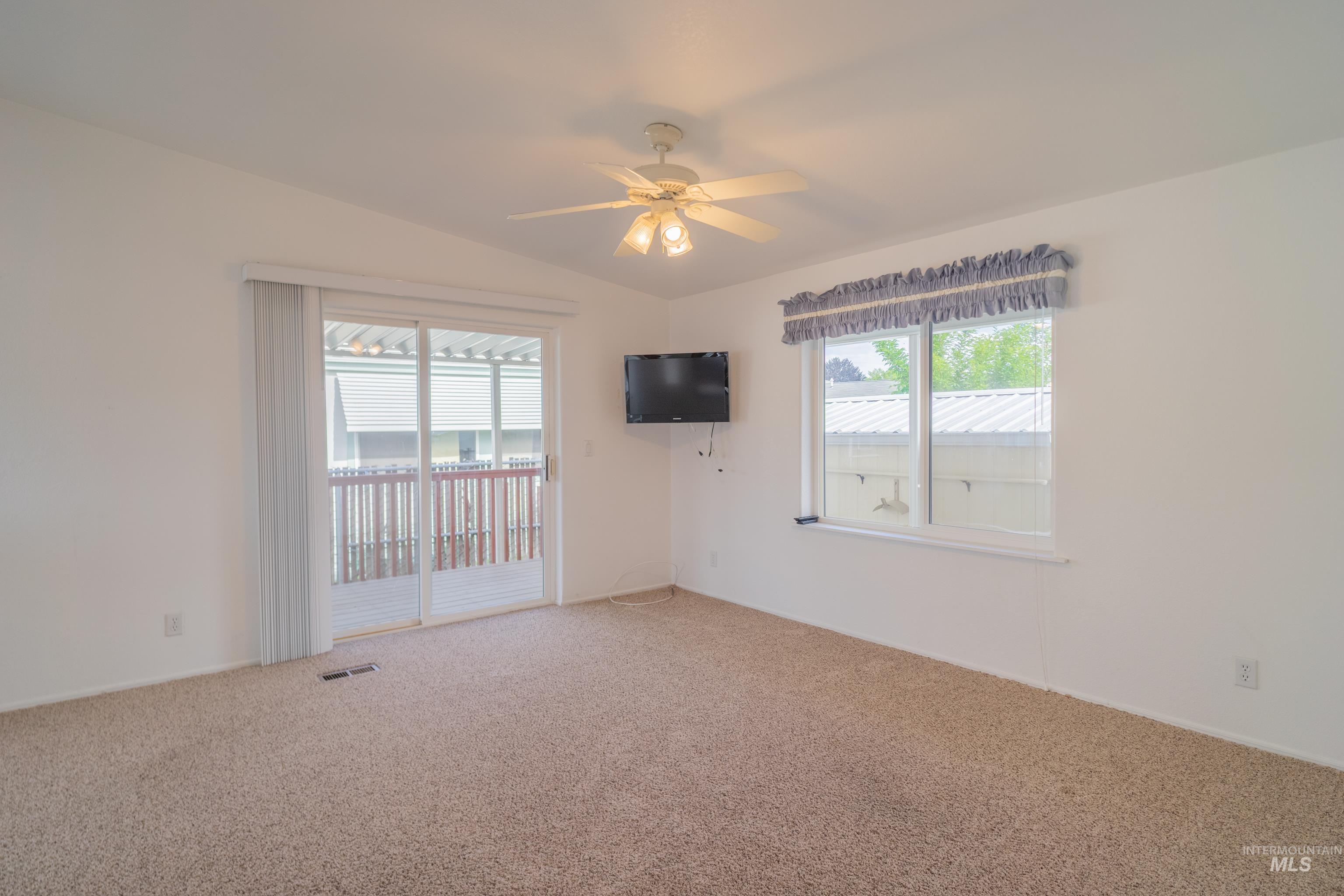 2115 6th ave., Clarkston, Washington 99403-1567, 3 Bedrooms, 2 Bathrooms, Residential For Sale, Price $155,000,MLS 98989207