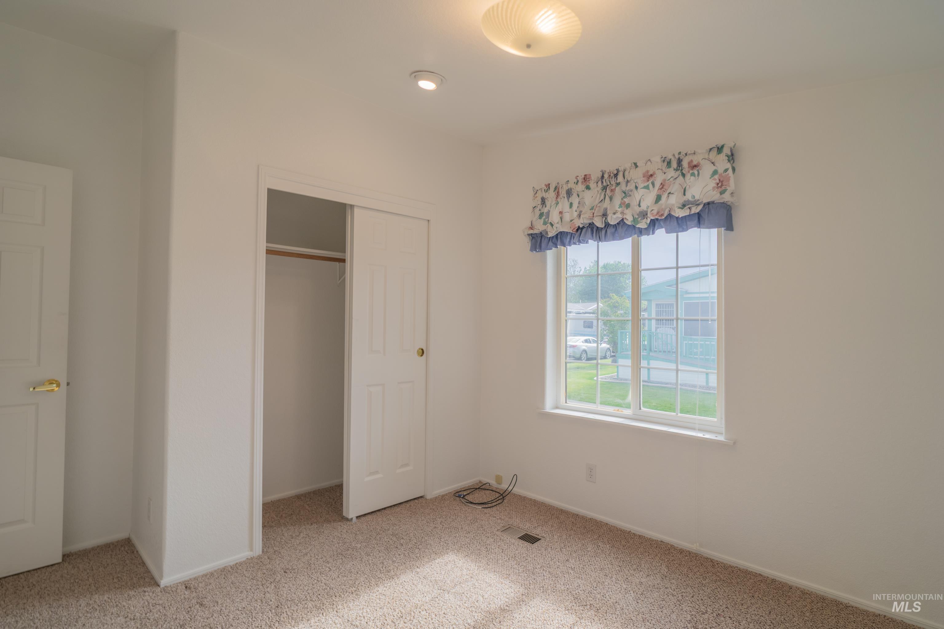 2115 6th ave., Clarkston, Washington 99403-1567, 3 Bedrooms, 2 Bathrooms, Residential For Sale, Price $155,000,MLS 98989207