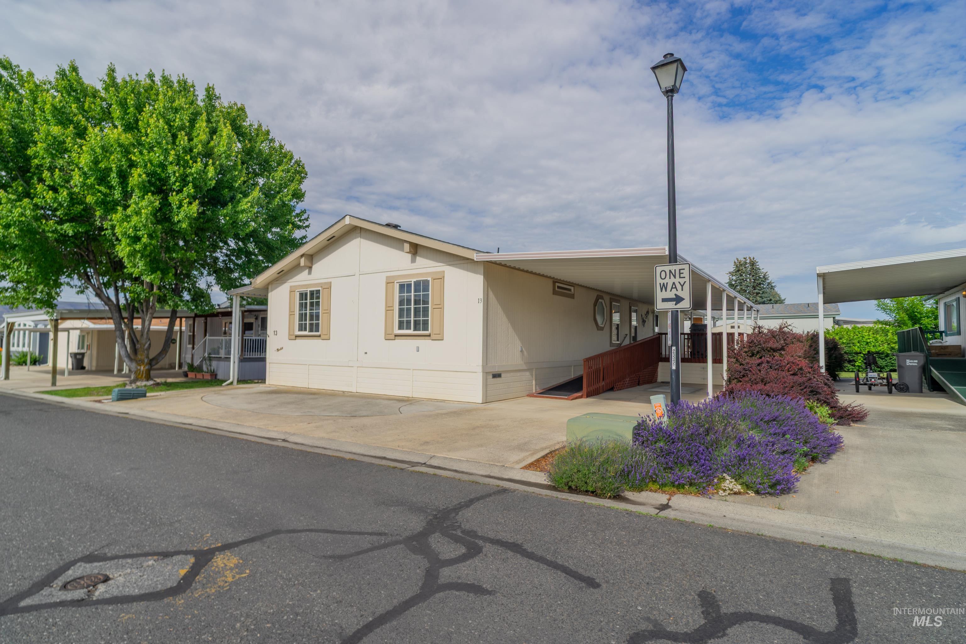 2115 6th ave., Clarkston, Washington 99403-1567, 3 Bedrooms, 2 Bathrooms, Residential For Sale, Price $155,000,MLS 98989207