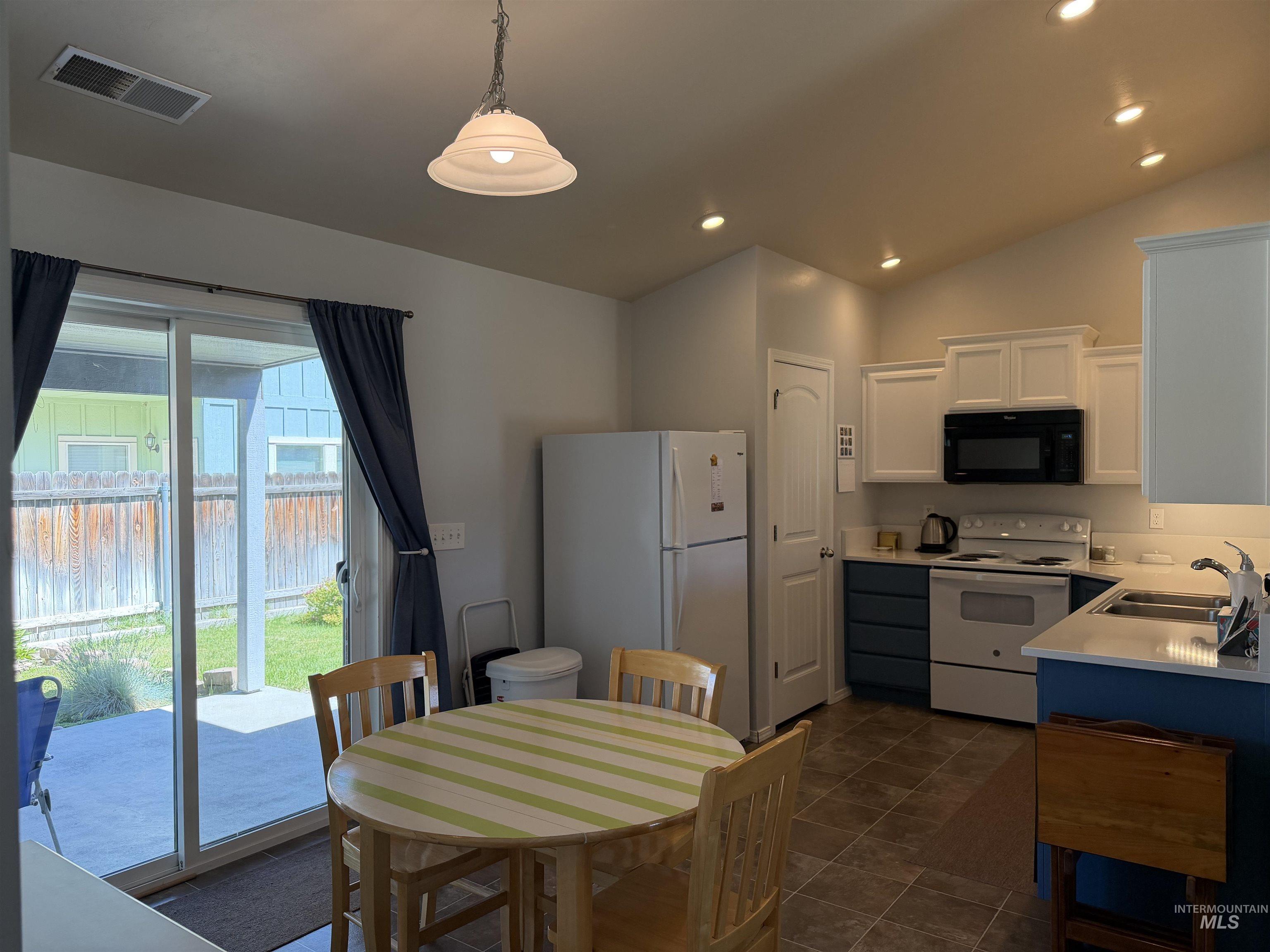 1020 Homestead Drive, Emmett, Idaho 83617, 3 Bedrooms, 2 Bathrooms, Residential For Sale, Price $369,900,MLS 98989211