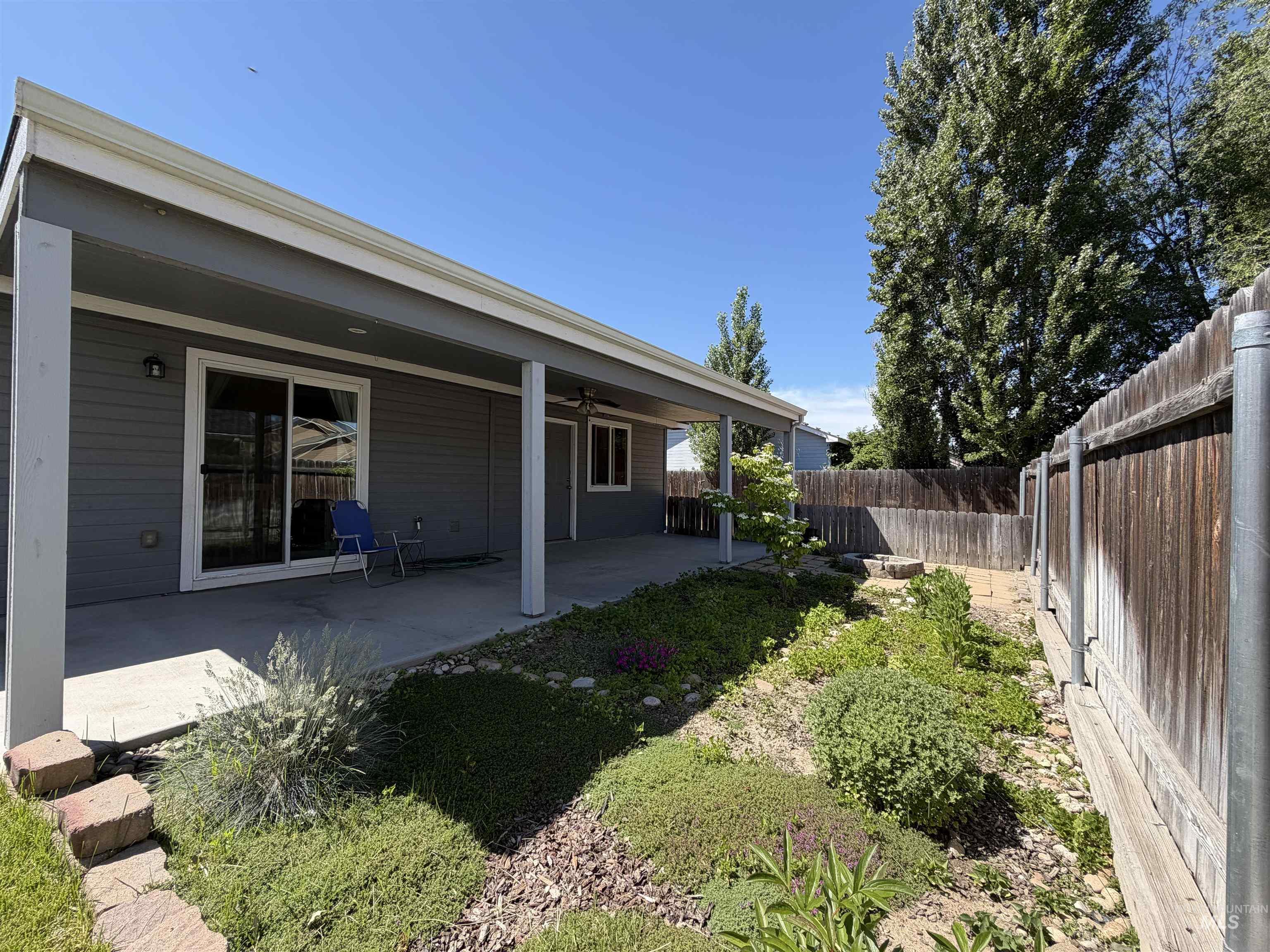 1020 Homestead Drive, Emmett, Idaho 83617, 3 Bedrooms, 2 Bathrooms, Residential For Sale, Price $369,900,MLS 98989211