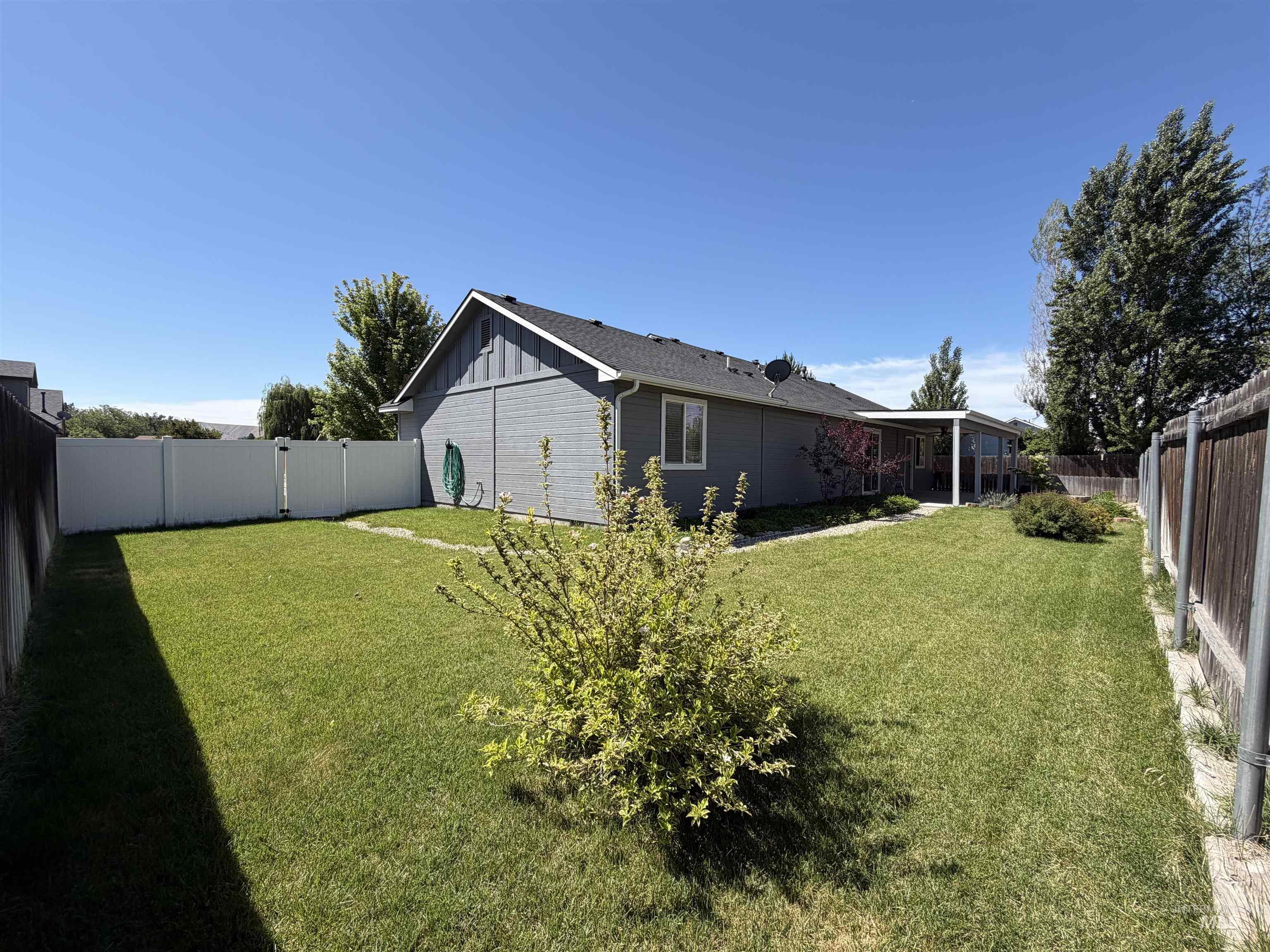 1020 Homestead Drive, Emmett, Idaho 83617, 3 Bedrooms, 2 Bathrooms, Residential For Sale, Price $369,900,MLS 98989211