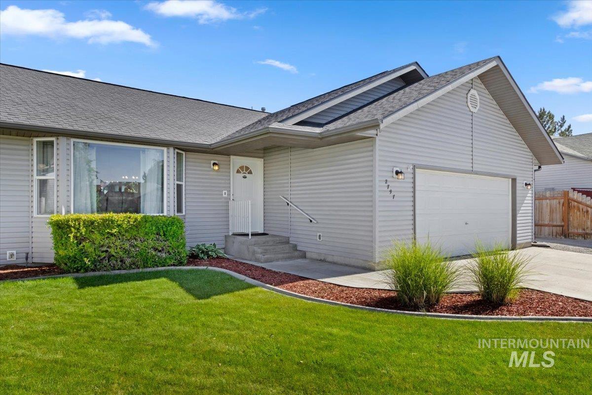 2797 Paintbrush Dr, Twin Falls, Idaho 83301-7571, 3 Bedrooms, 2 Bathrooms, Residential For Sale, Price $389,900,MLS 98989212