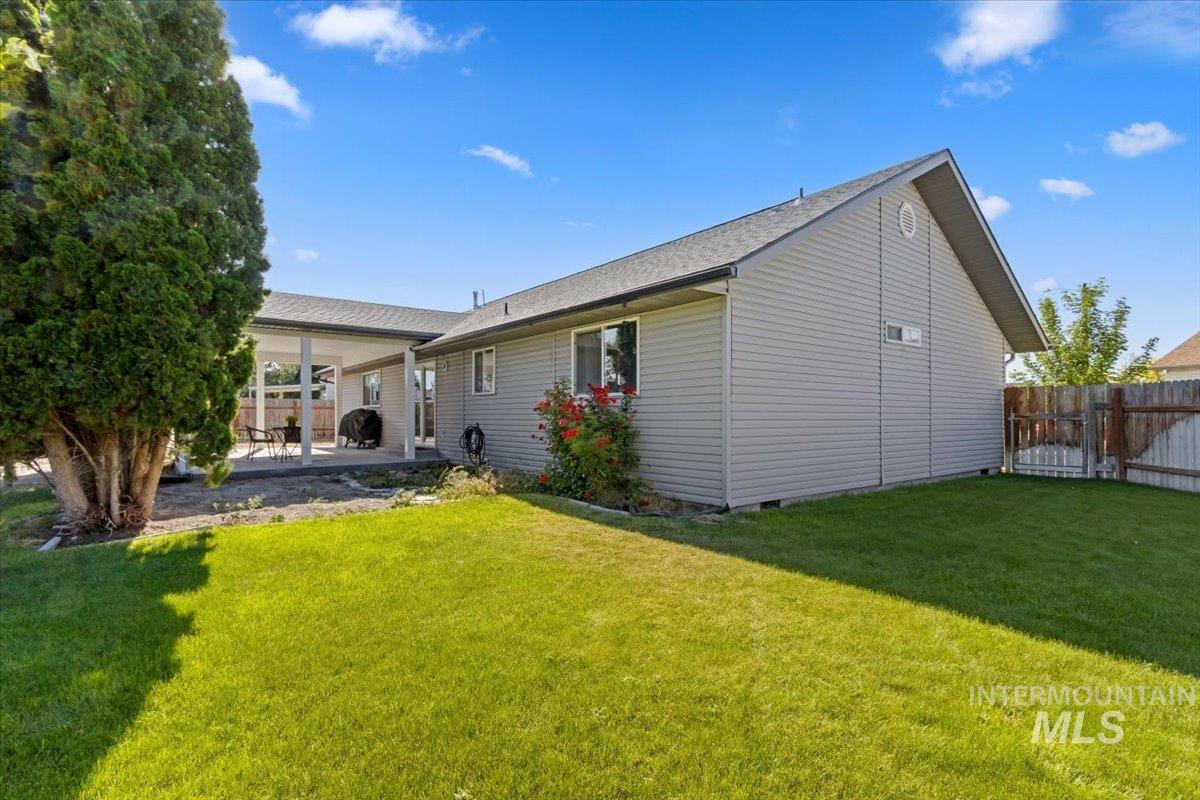 2797 Paintbrush Dr, Twin Falls, Idaho 83301-7571, 3 Bedrooms, 2 Bathrooms, Residential For Sale, Price $389,900,MLS 98989212