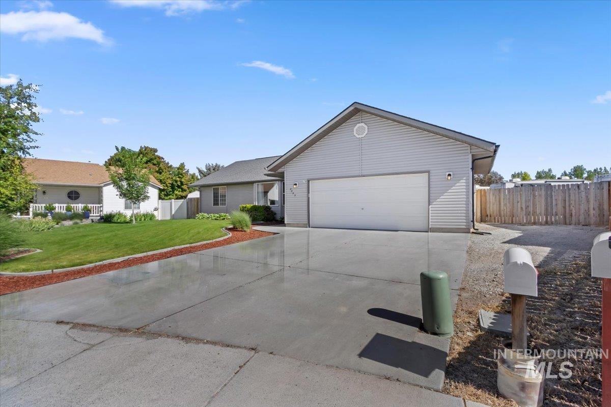 2797 Paintbrush Dr, Twin Falls, Idaho 83301-7571, 3 Bedrooms, 2 Bathrooms, Residential For Sale, Price $389,900,MLS 98989212