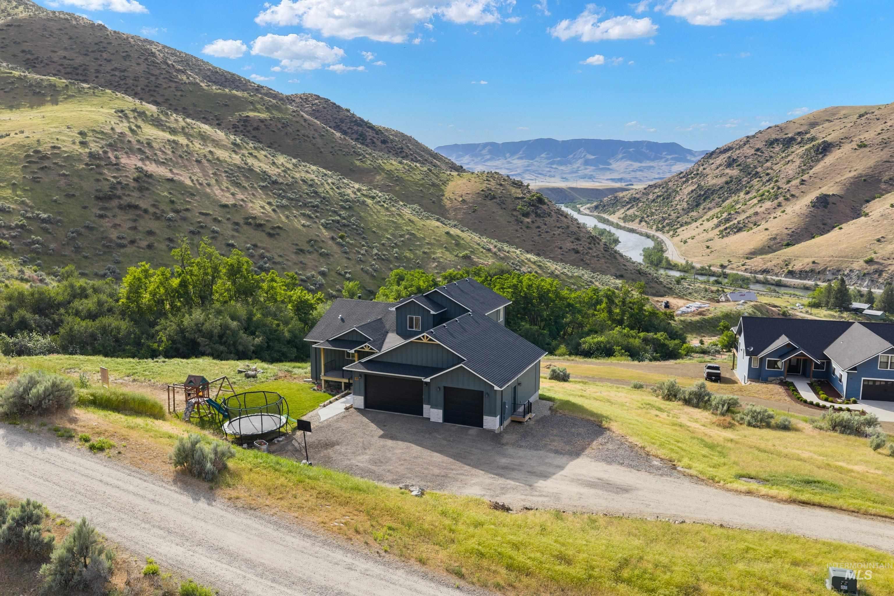 44 Shoemaker, Horseshoe Bend, Idaho 83629, 4 Bedrooms, 2.5 Bathrooms, Residential For Sale, Price $1,099,999,MLS 98989216