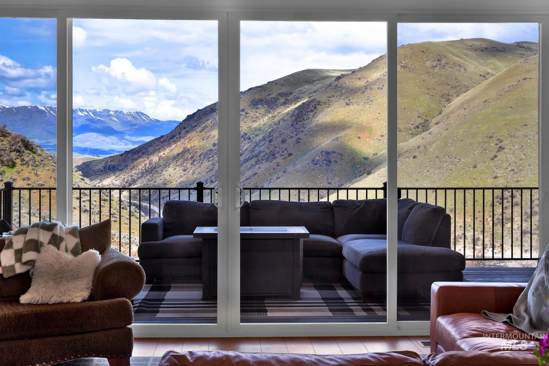44 Shoemaker, Horseshoe Bend, Idaho 83629, 4 Bedrooms, 2.5 Bathrooms, Residential For Sale, Price $1,099,999,MLS 98989216