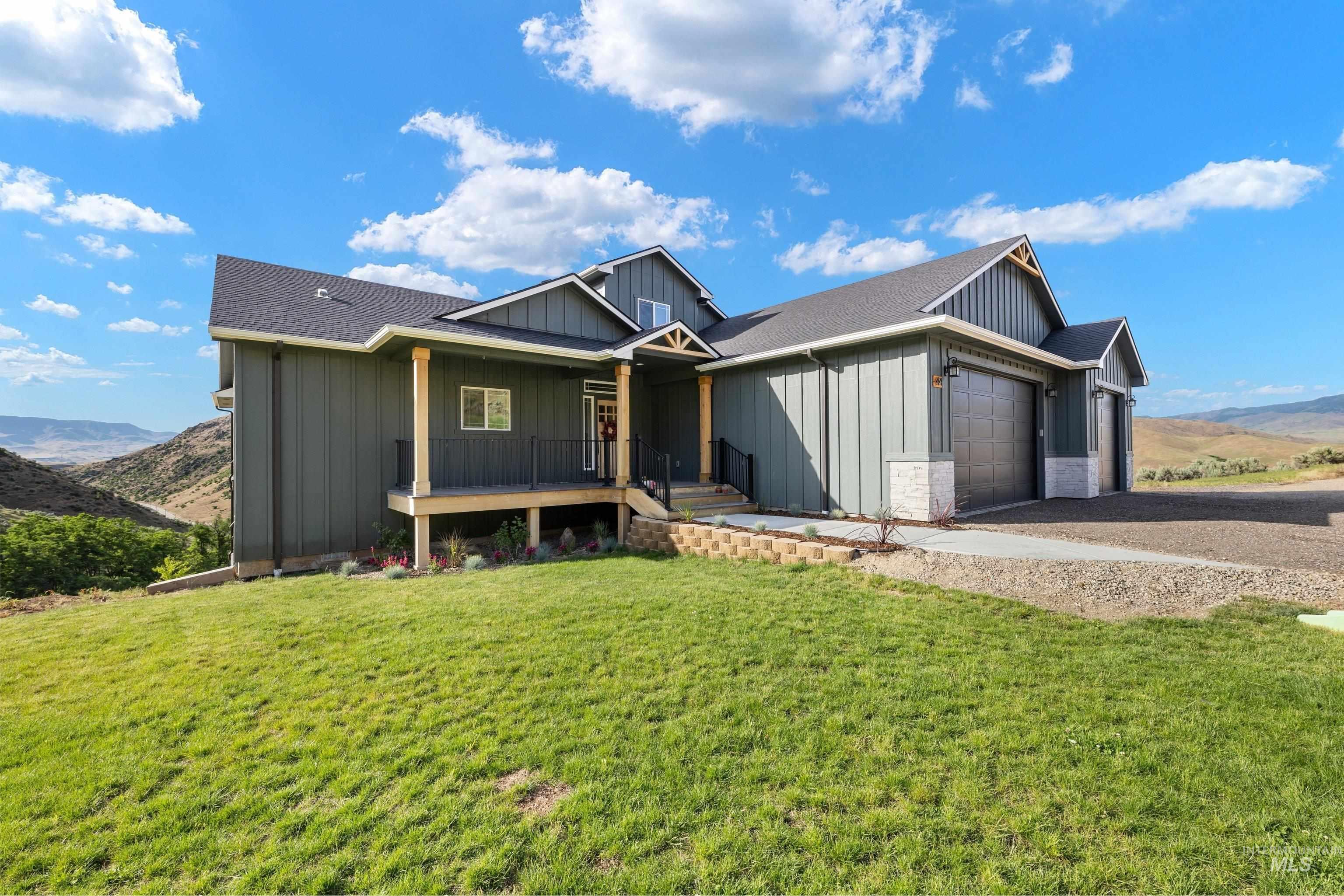44 Shoemaker, Horseshoe Bend, Idaho 83629, 4 Bedrooms, 2.5 Bathrooms, Residential For Sale, Price $1,099,999,MLS 98989216