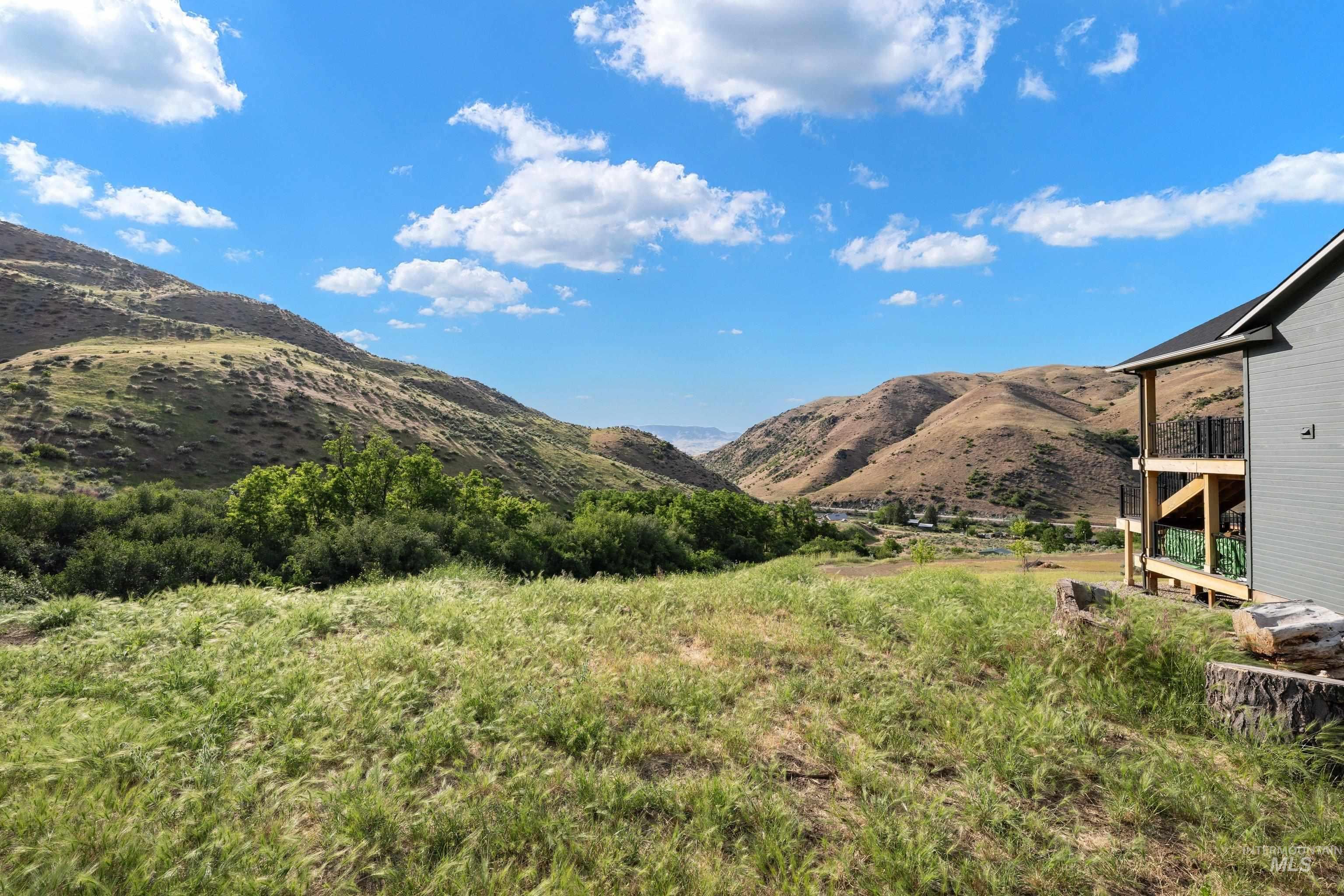 44 Shoemaker, Horseshoe Bend, Idaho 83629, 4 Bedrooms, 2.5 Bathrooms, Residential For Sale, Price $1,099,999,MLS 98989216
