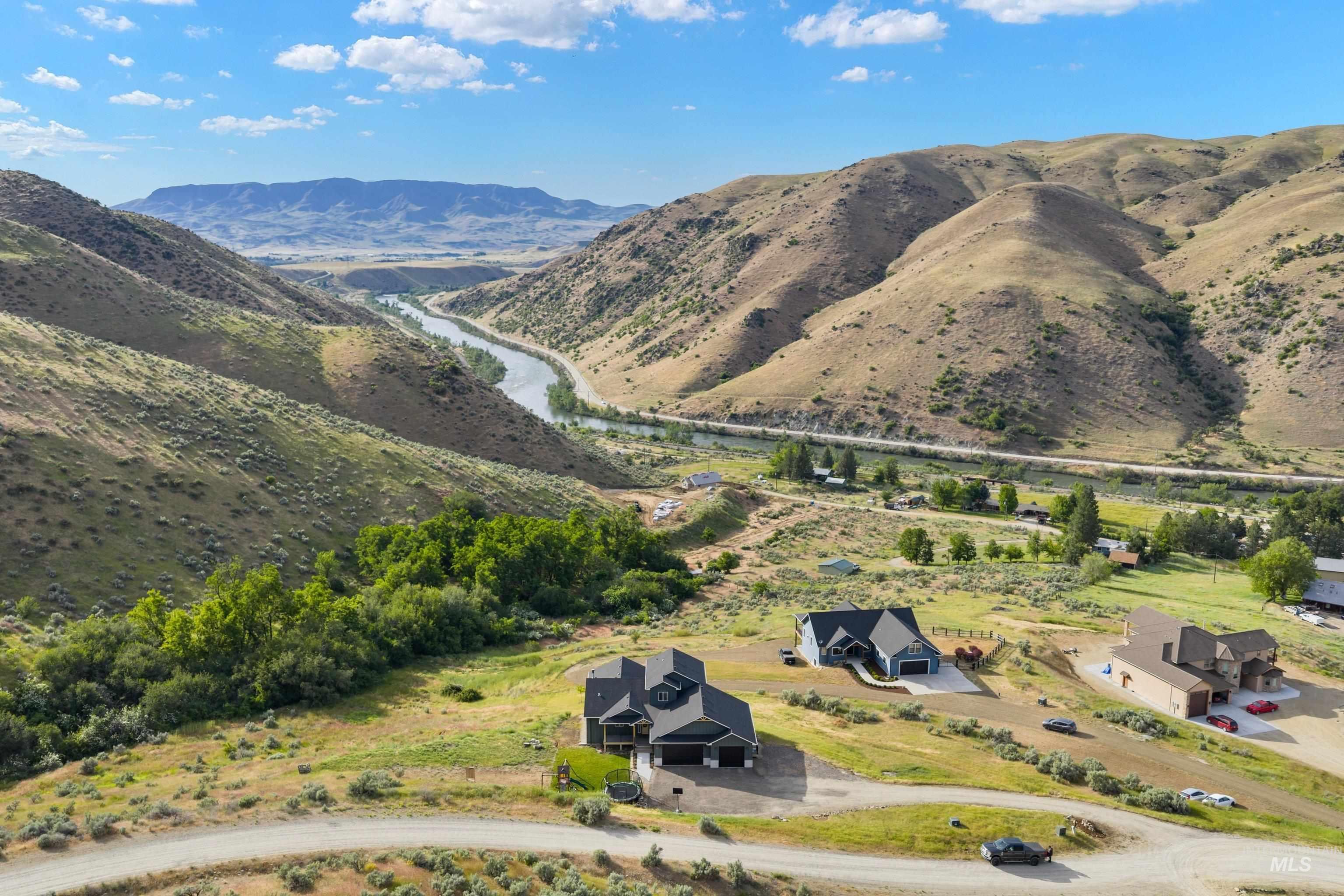 44 Shoemaker, Horseshoe Bend, Idaho 83629, 4 Bedrooms, 2.5 Bathrooms, Residential For Sale, Price $1,099,999,MLS 98989216