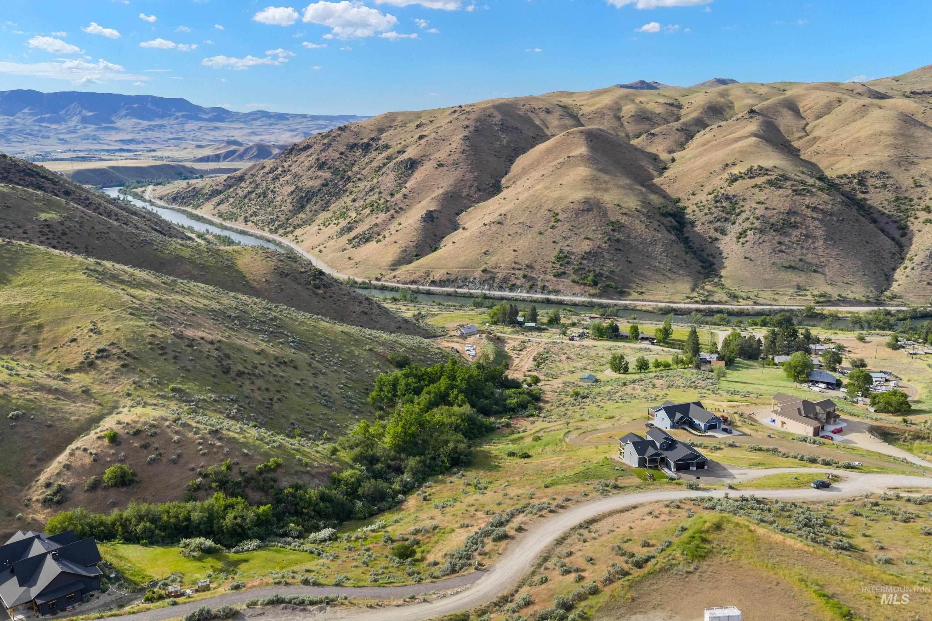 44 Shoemaker, Horseshoe Bend, Idaho 83629, 4 Bedrooms, 2.5 Bathrooms, Residential For Sale, Price $1,099,999,MLS 98989216
