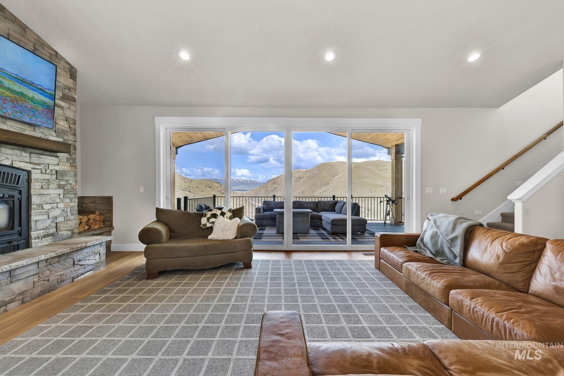 44 Shoemaker, Horseshoe Bend, Idaho 83629, 4 Bedrooms, 2.5 Bathrooms, Residential For Sale, Price $1,099,999,MLS 98989216