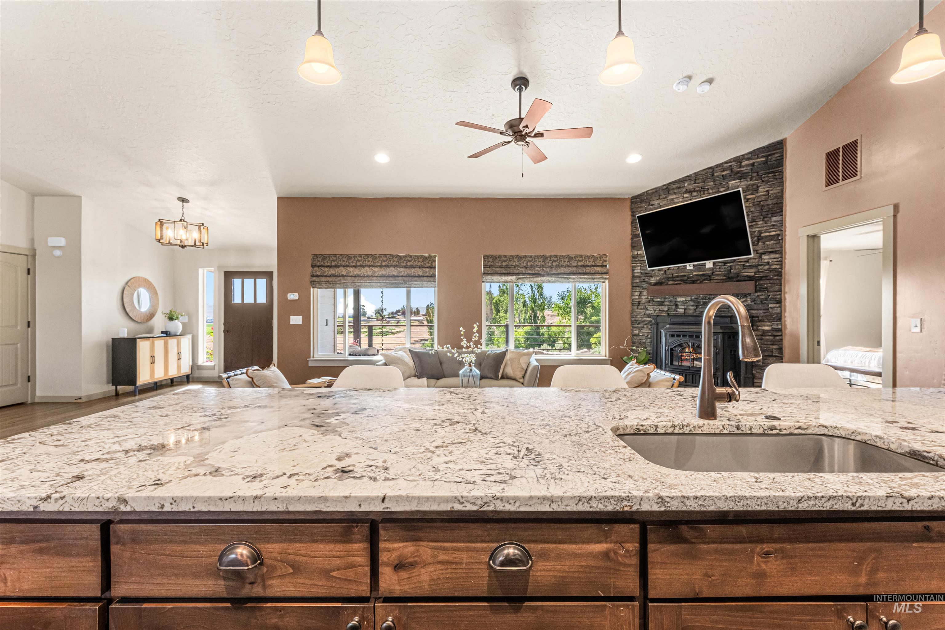 3768 Dundee Dr, New Plymouth, Idaho 83655, 5 Bedrooms, 2 Bathrooms, Residential For Sale, Price $779,000,MLS 98989219