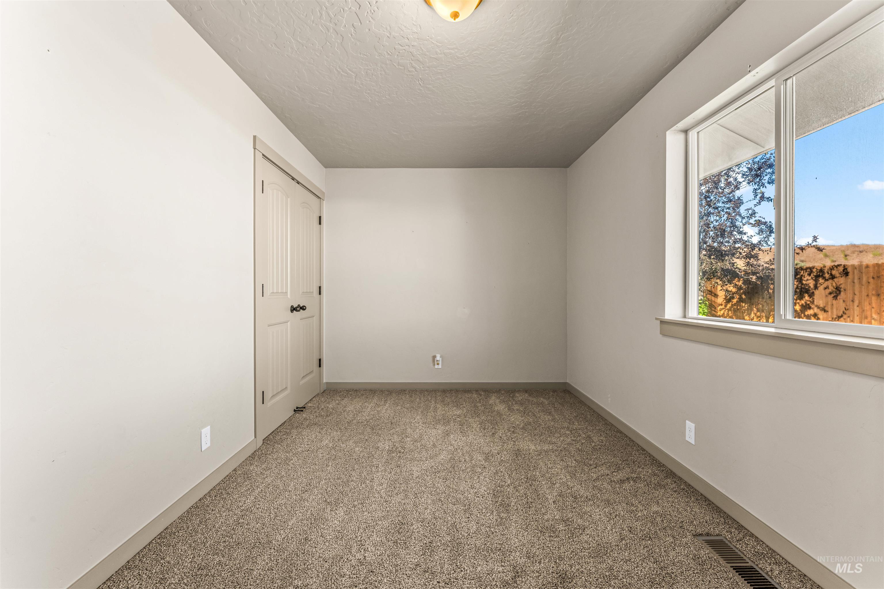 3768 Dundee Dr, New Plymouth, Idaho 83655, 5 Bedrooms, 2 Bathrooms, Residential For Sale, Price $779,000,MLS 98989219