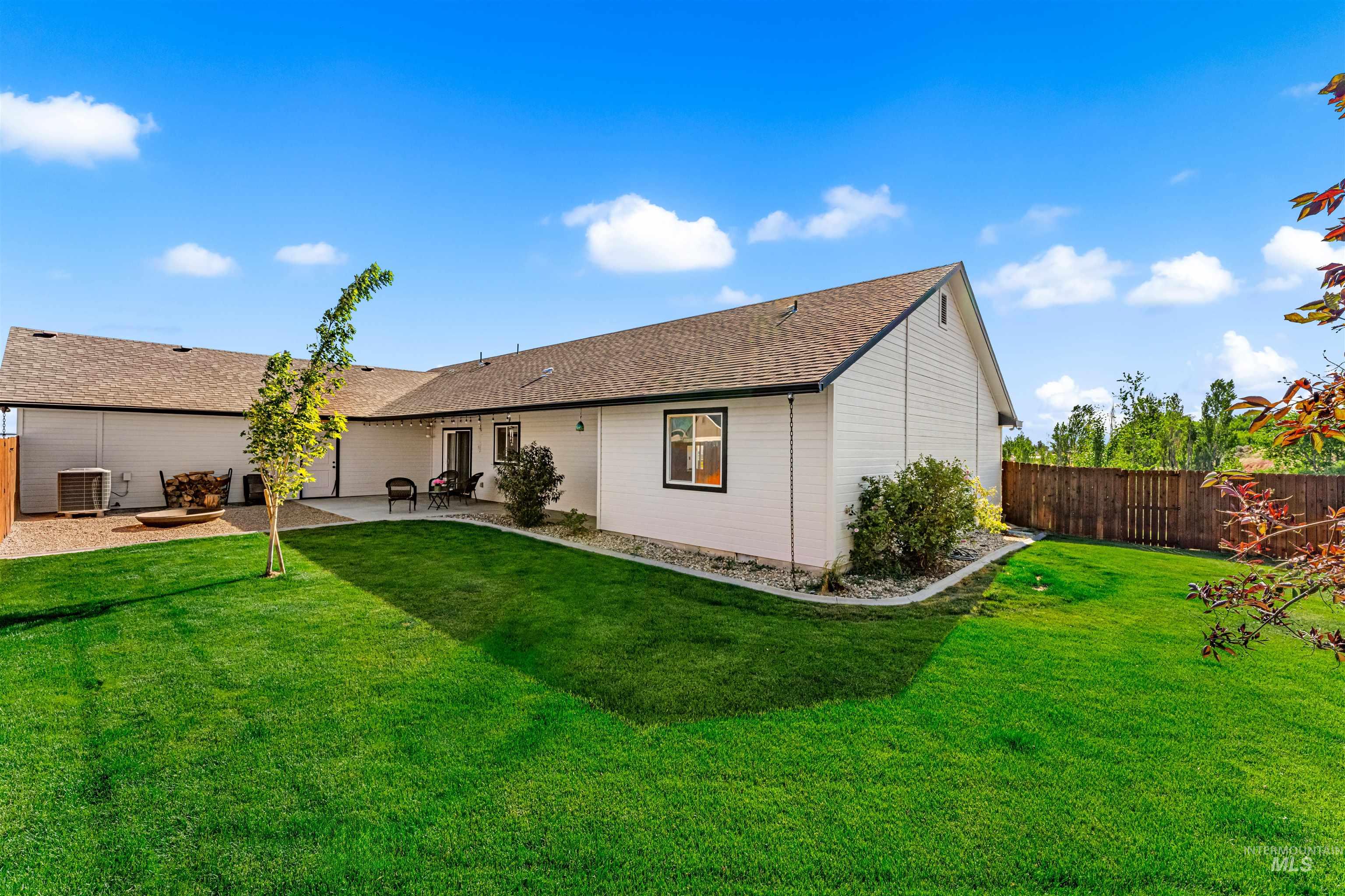 3768 Dundee Dr, New Plymouth, Idaho 83655, 5 Bedrooms, 2 Bathrooms, Residential For Sale, Price $779,000,MLS 98989219
