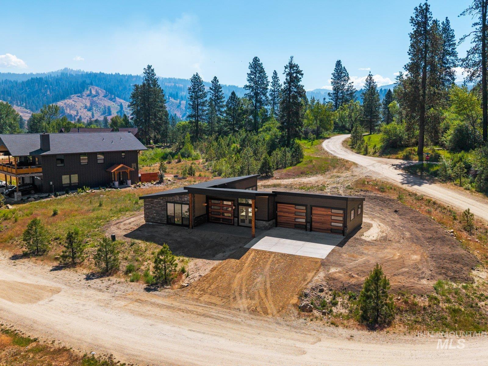 71 Wapiti Ct., Garden Valley, Idaho 83622, 3 Bedrooms, 2 Bathrooms, Residential For Sale, Price $489,000,MLS 98989223