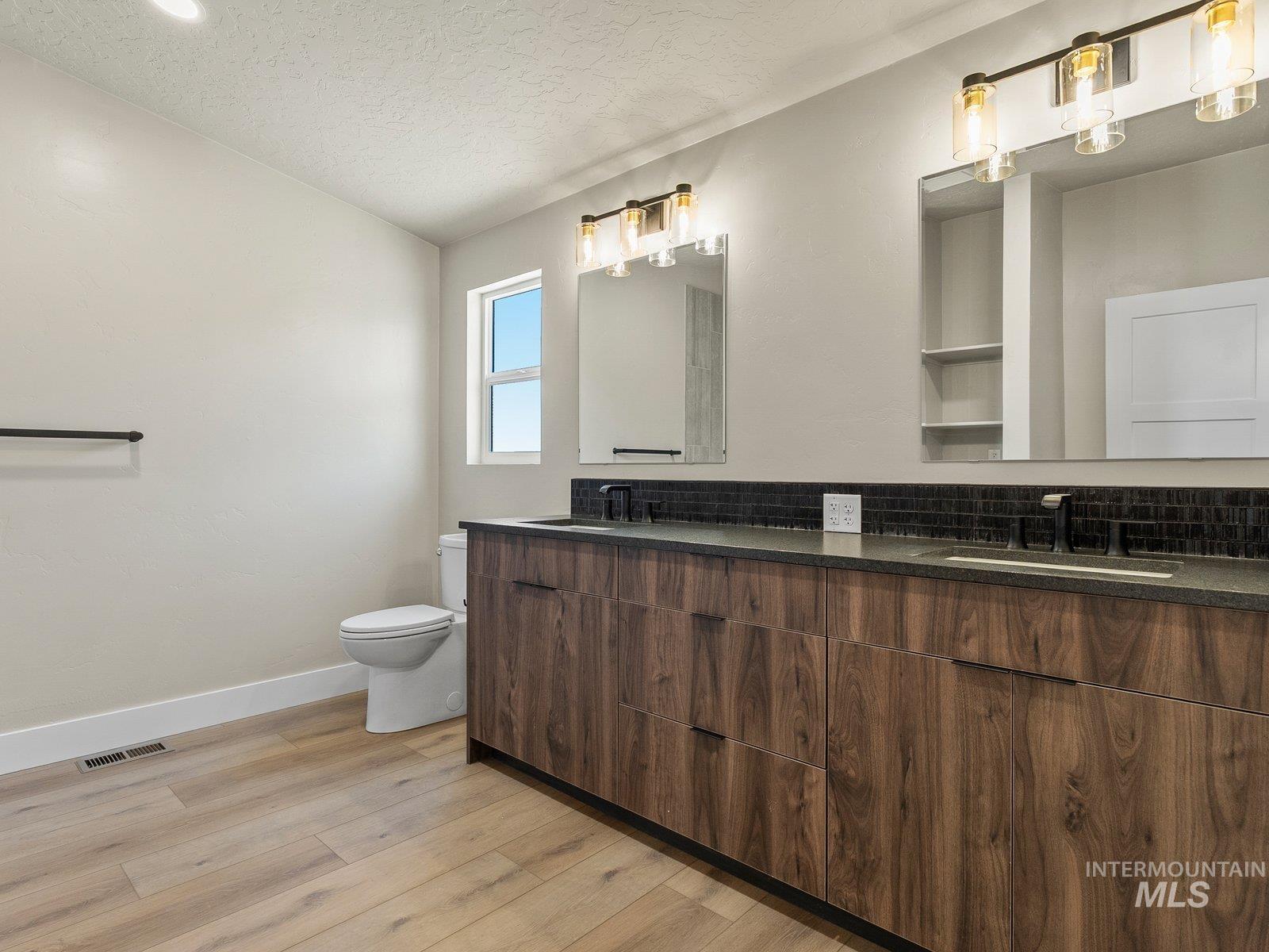 71 Wapiti Ct., Garden Valley, Idaho 83622, 3 Bedrooms, 2 Bathrooms, Residential For Sale, Price $489,000,MLS 98989223
