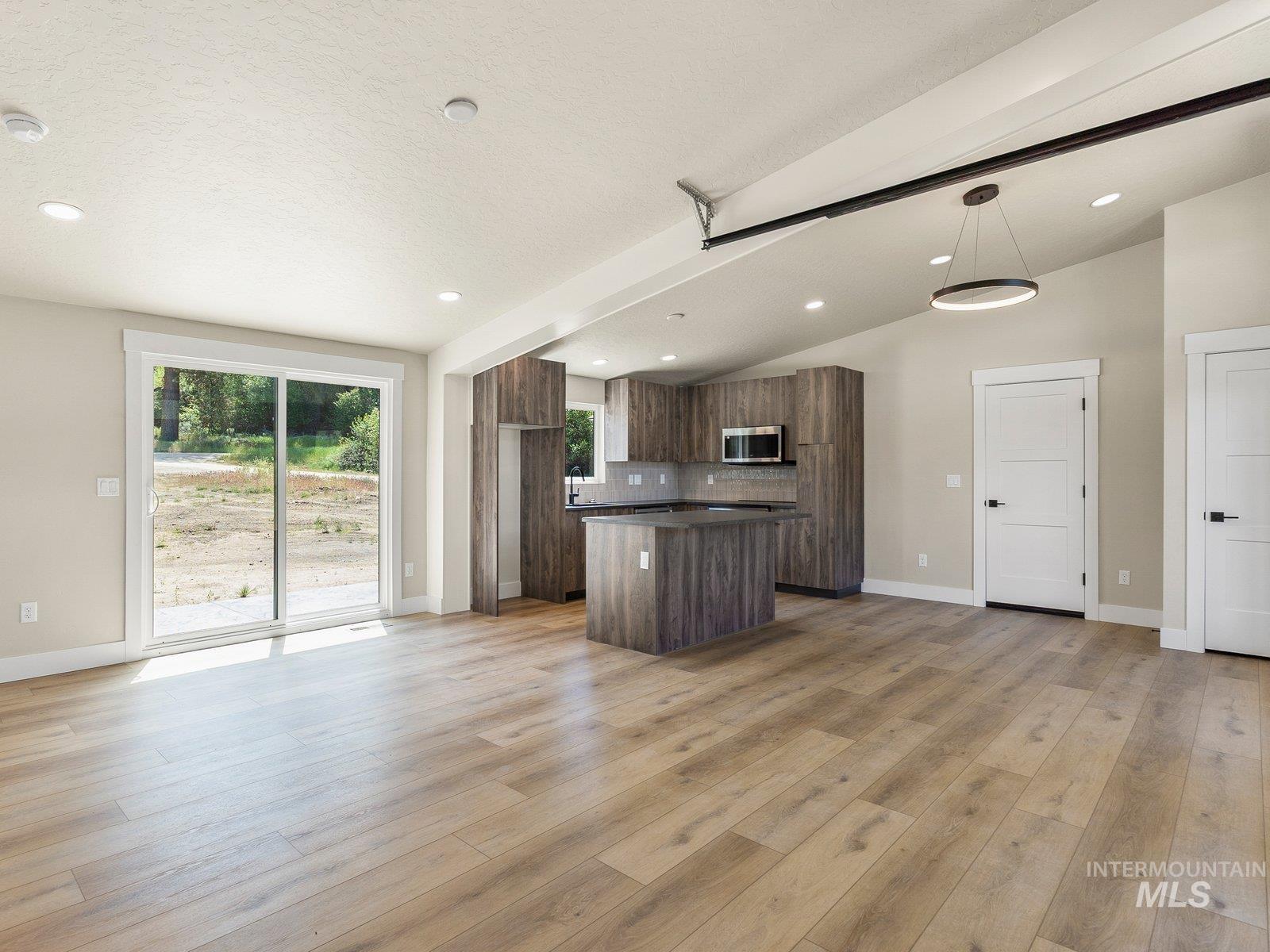 71 Wapiti Ct., Garden Valley, Idaho 83622, 3 Bedrooms, 2 Bathrooms, Residential For Sale, Price $489,000,MLS 98989223